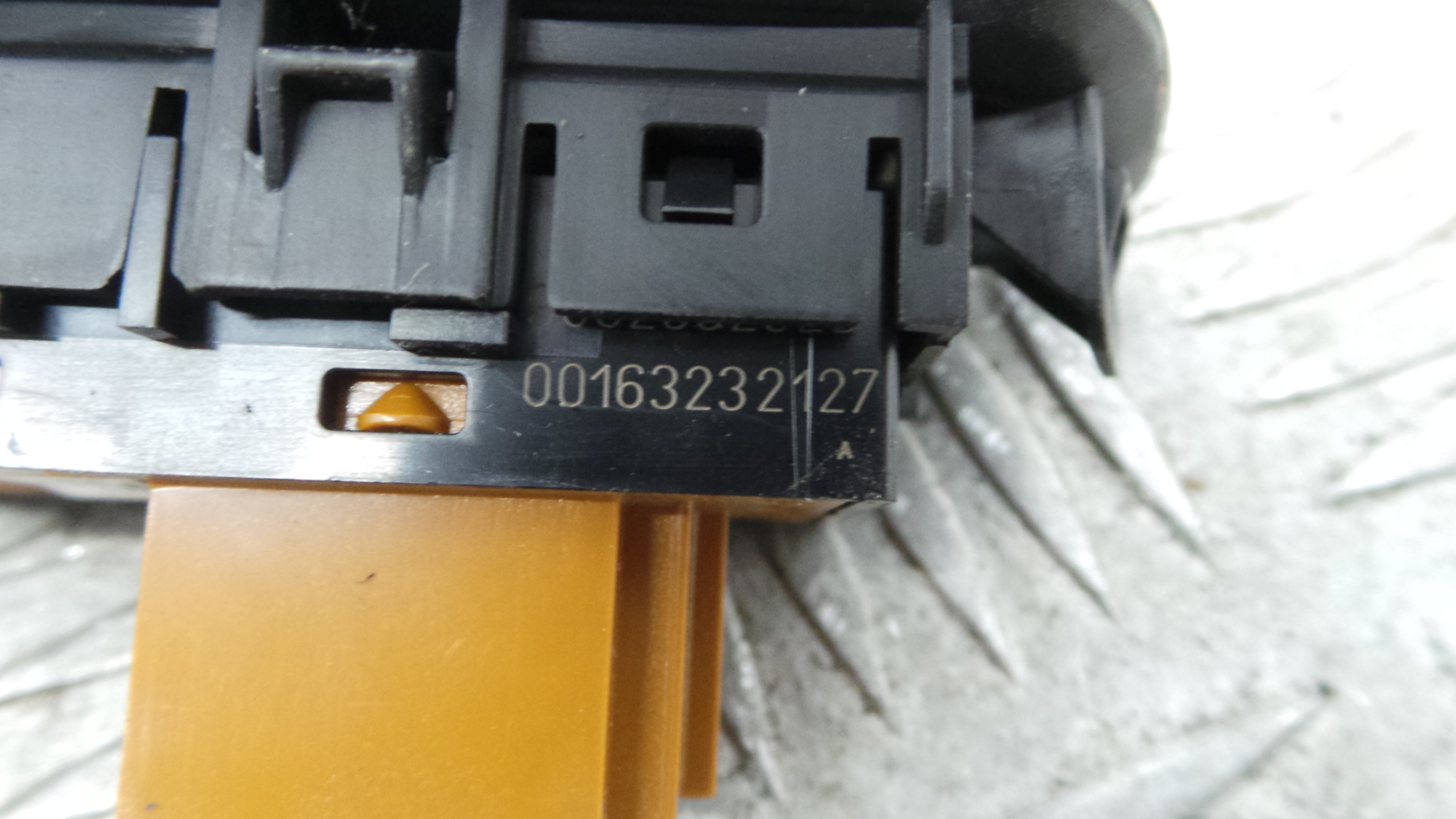 Comando Multifunções 9675011720 - PEUGEOT 208 I (CA_, CC_)-36681256