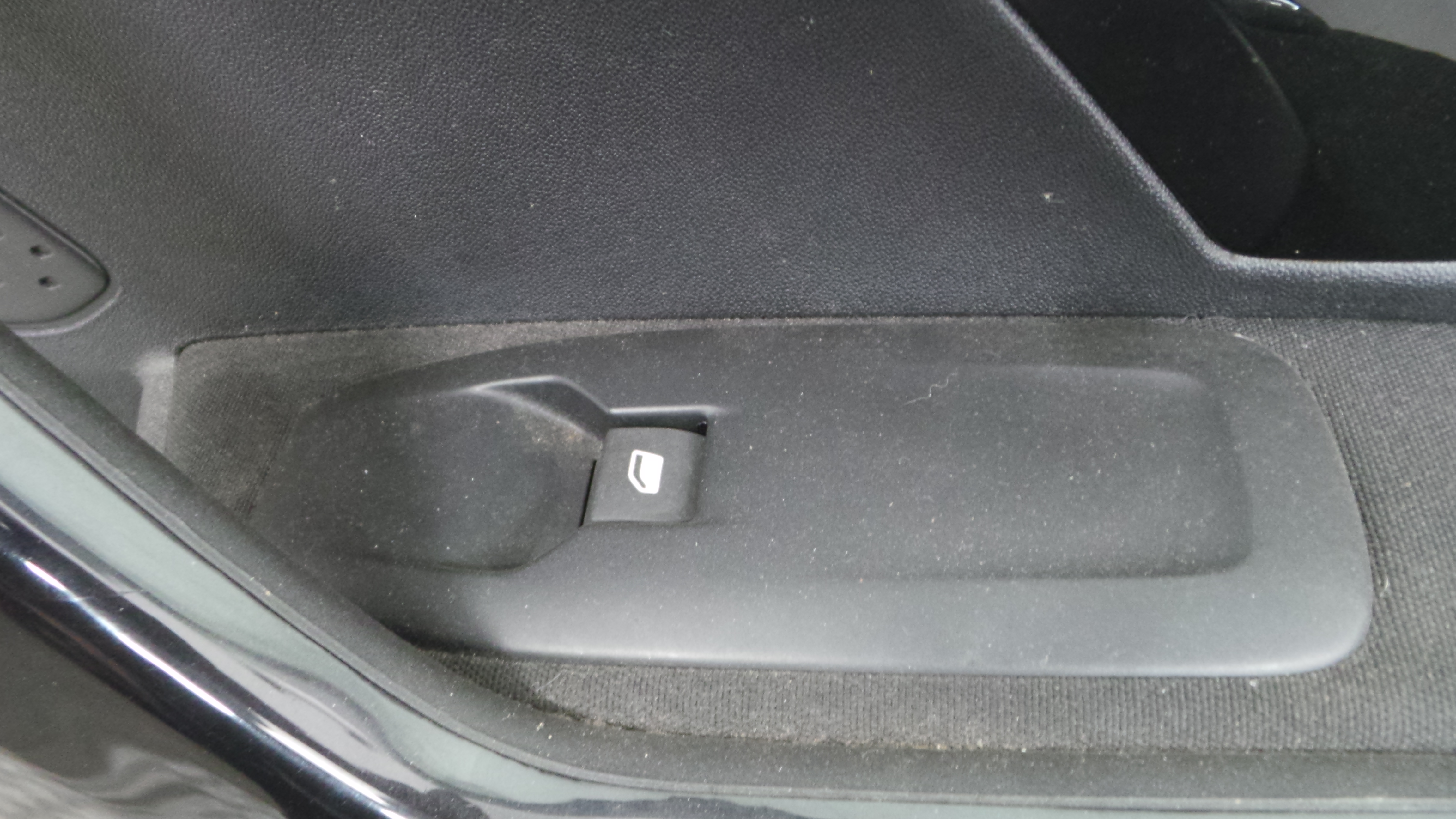 Interruptor / Comando Elevador Vidro Frente Dto  96751115ZD - PEUGEOT 208 I (CA_, CC_)-36683520