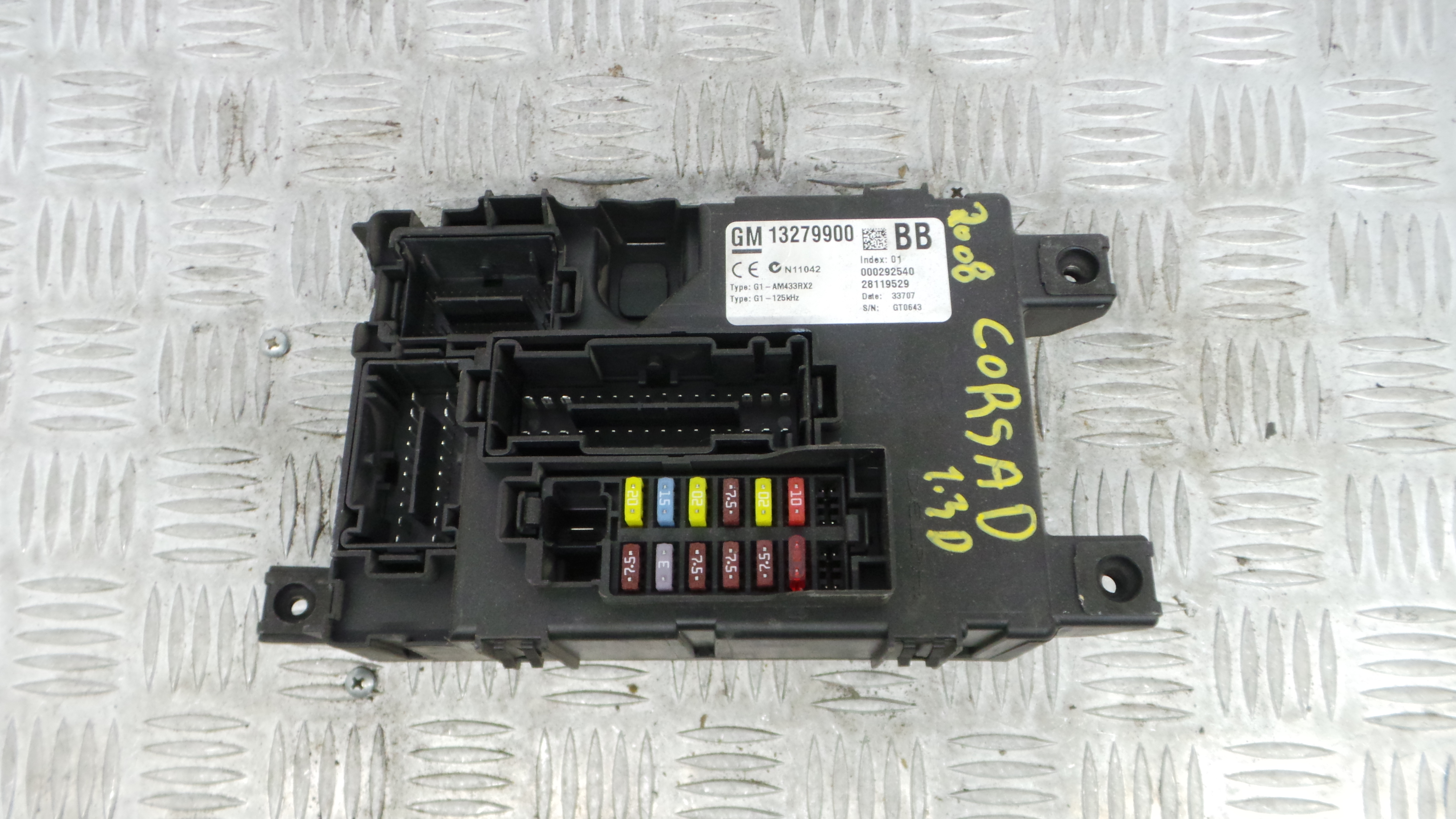 Caixa dos Fusíveis / BSI / UCH / SAM 13279900 - OPEL CORSA D (S07)-36686138 Caixa dos Fusíveis / BSI / UCH / SAM 13279900 - OPEL CORSA D (S07)-36686138