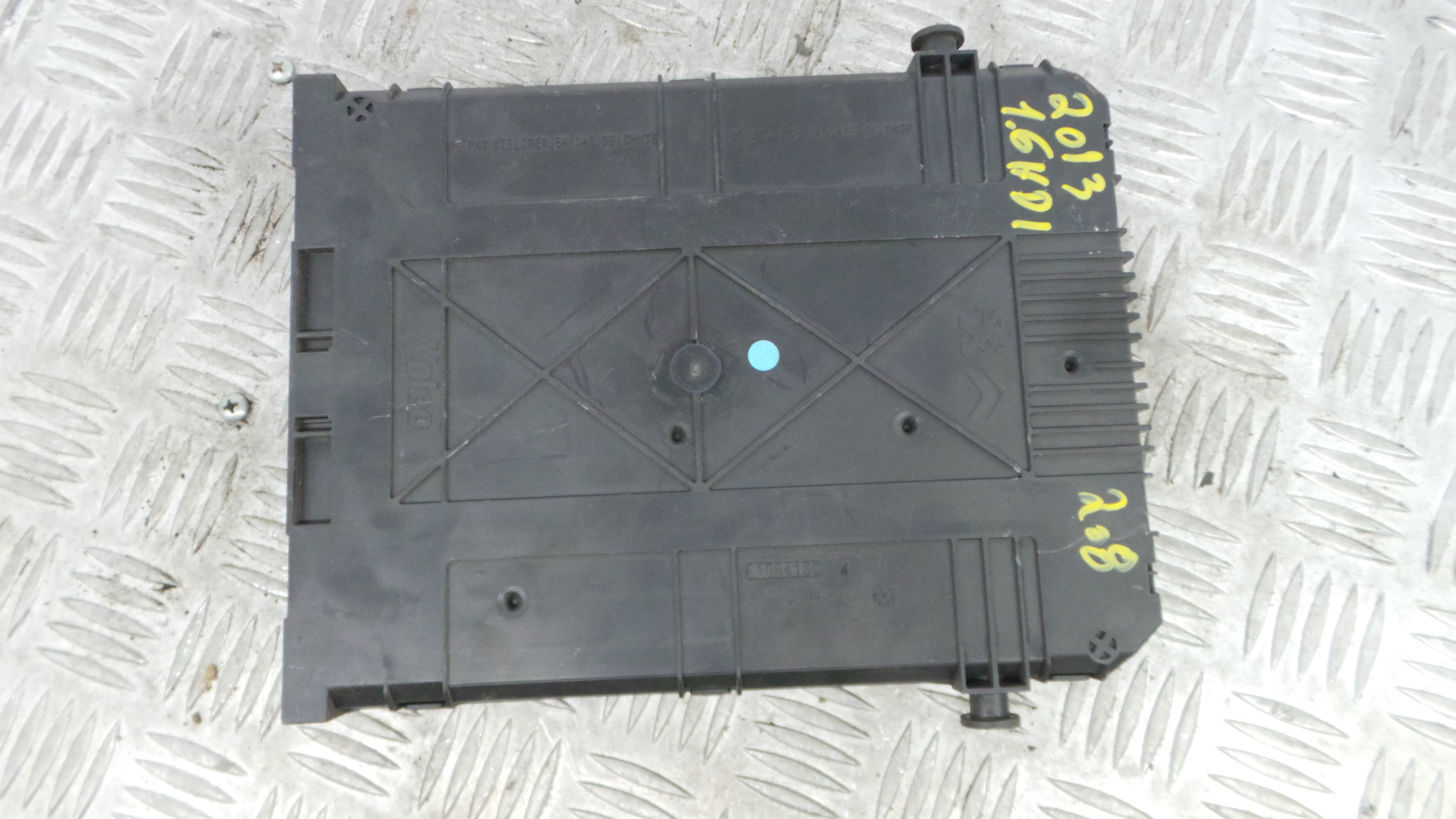 Caixa dos Fusíveis / BSI / UCH / SAM 9807531680 - PEUGEOT 208 I (CA_, CC_)-36686449 Caixa dos Fusíveis / BSI / UCH / SAM 9807531680 - PEUGEOT 208 I (CA_, CC_)-36686449