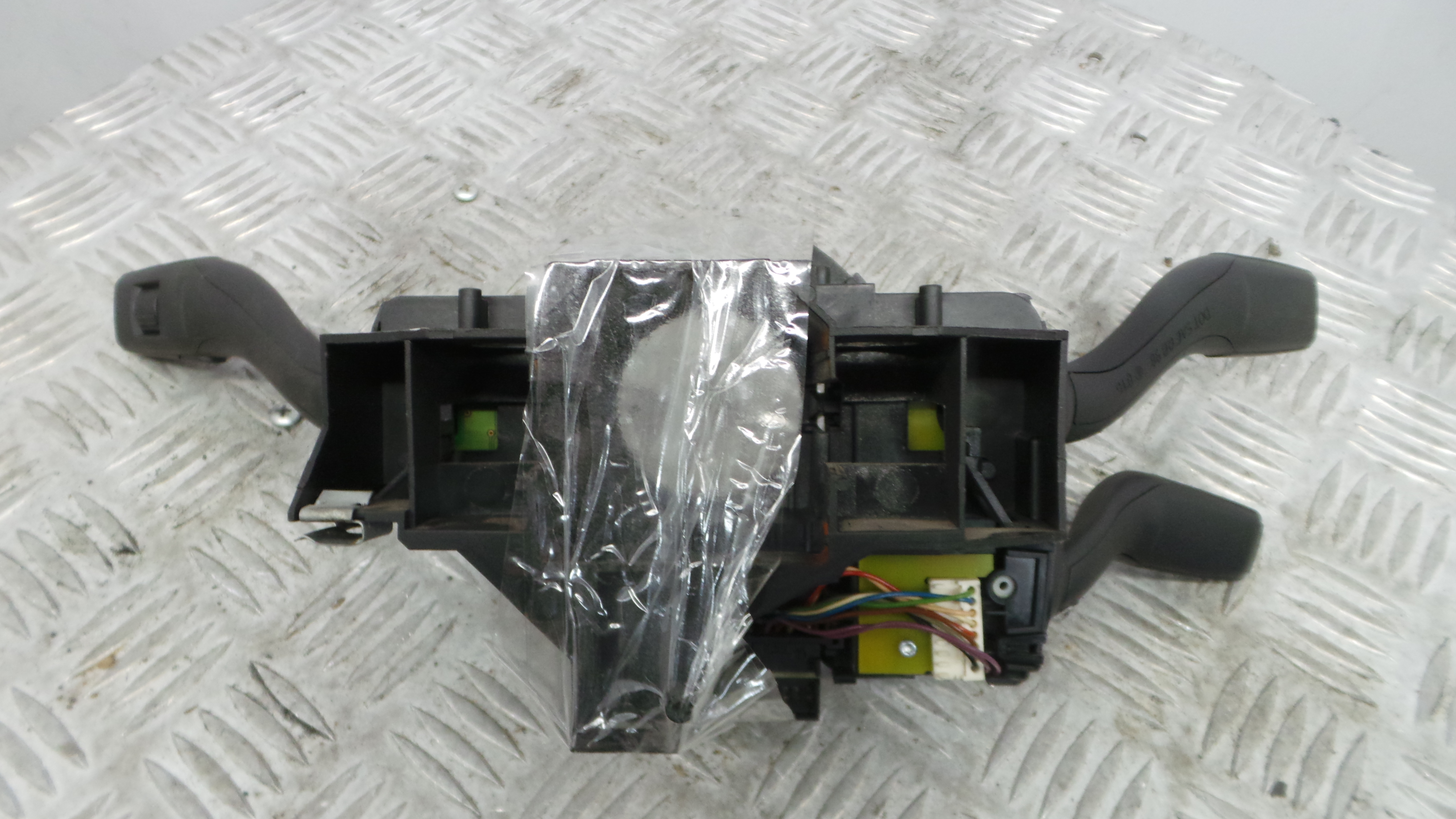 Manete / Comando dos Piscas 8P0907137BT - AUDI A3 (8P1)-36691793