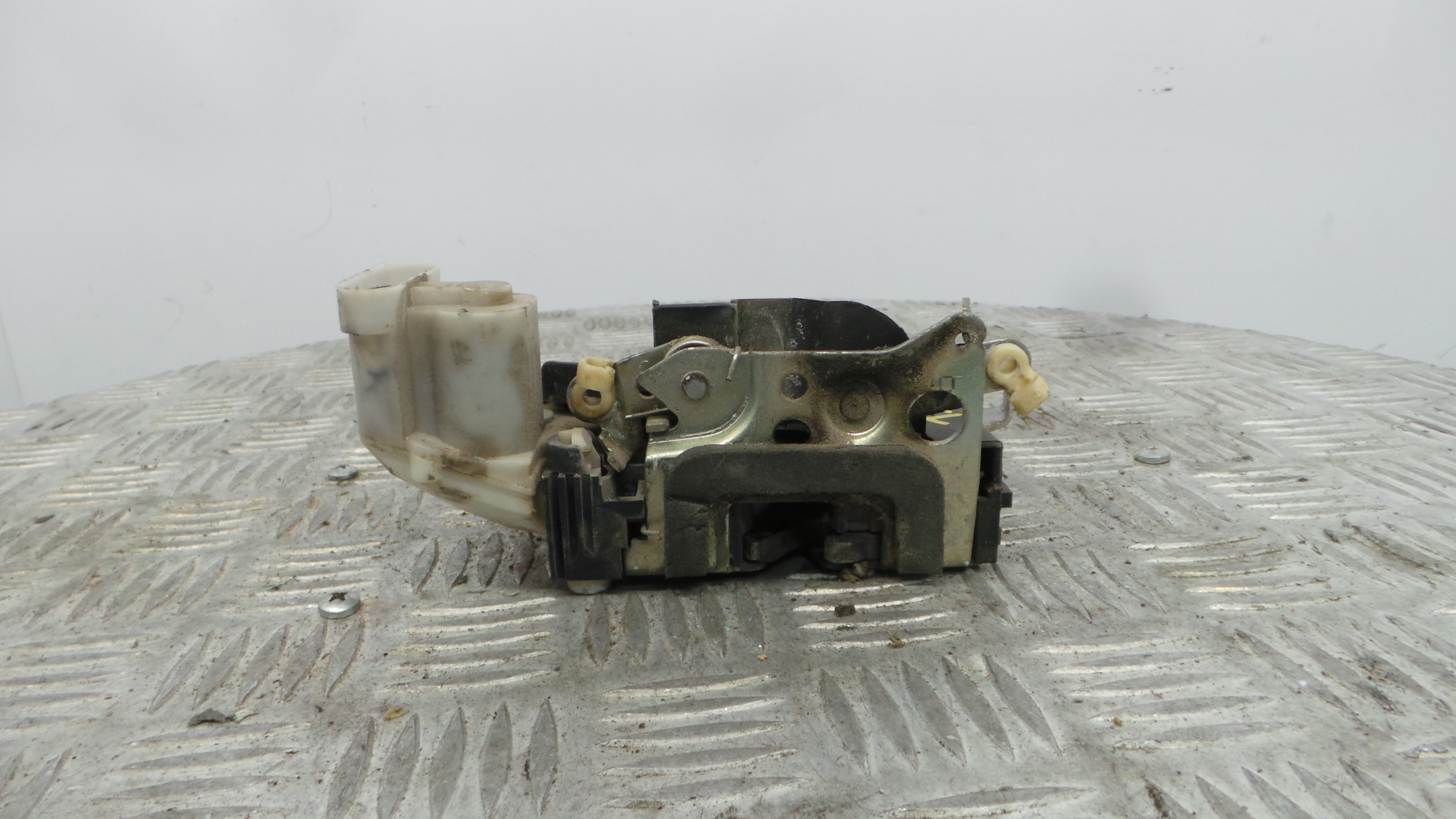 Fecho da Porta Trás Dto 46536067 - FIAT PUNTO (188_)-36691856 Fecho da Porta Trás Dto 46536067 - FIAT PUNTO (188_)-36691856