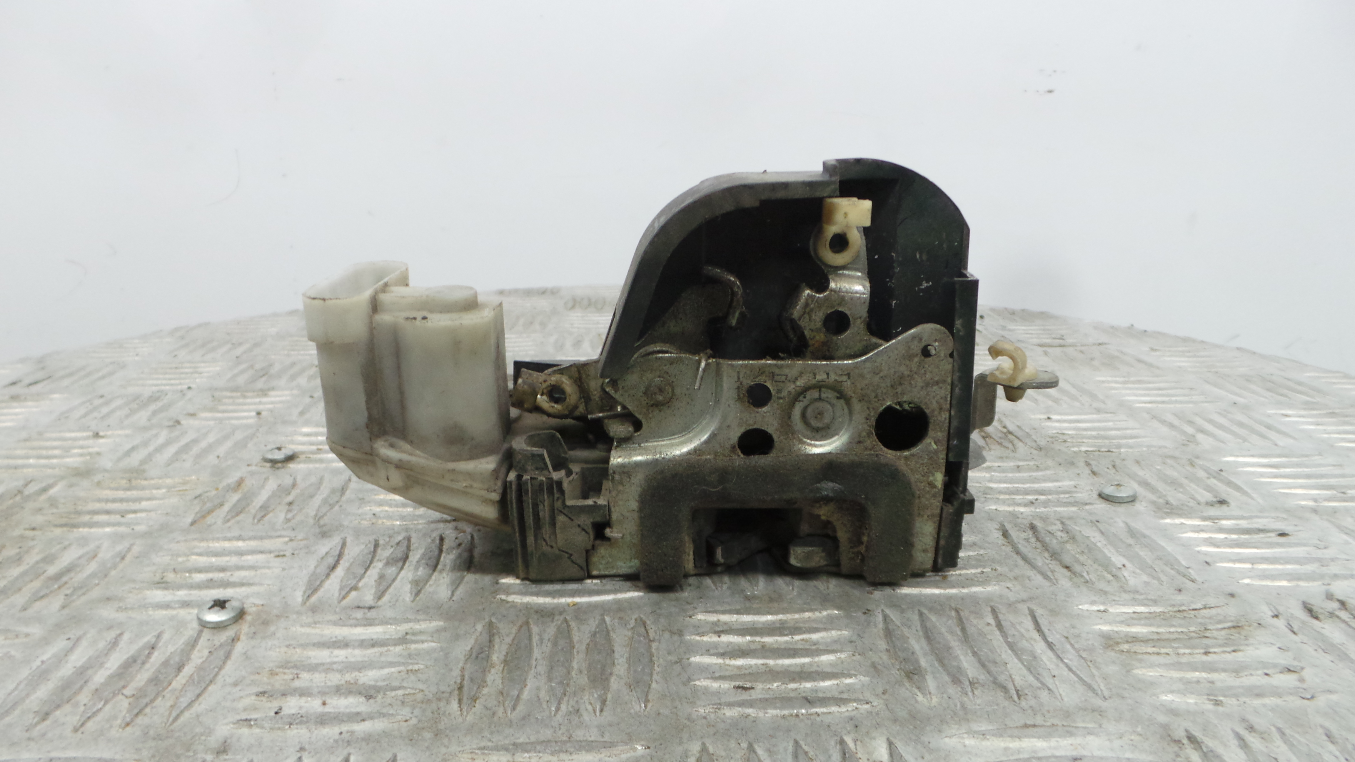 Fecho da Porta Frente Dto 46536065 - FIAT PUNTO (188_)-36691884