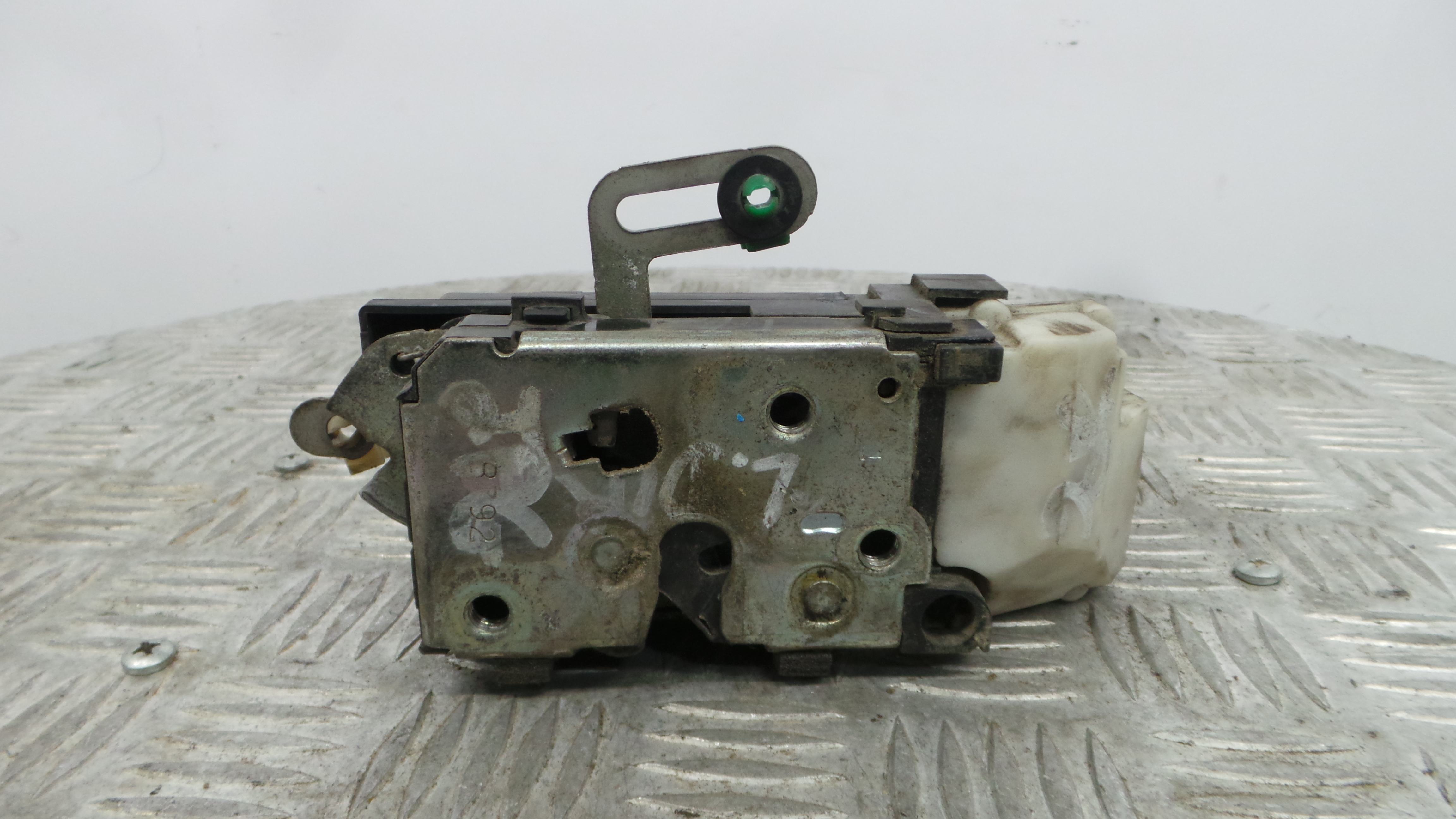 Fecho da Porta Frente Dto 46536065 - FIAT PUNTO (188_)-36691884