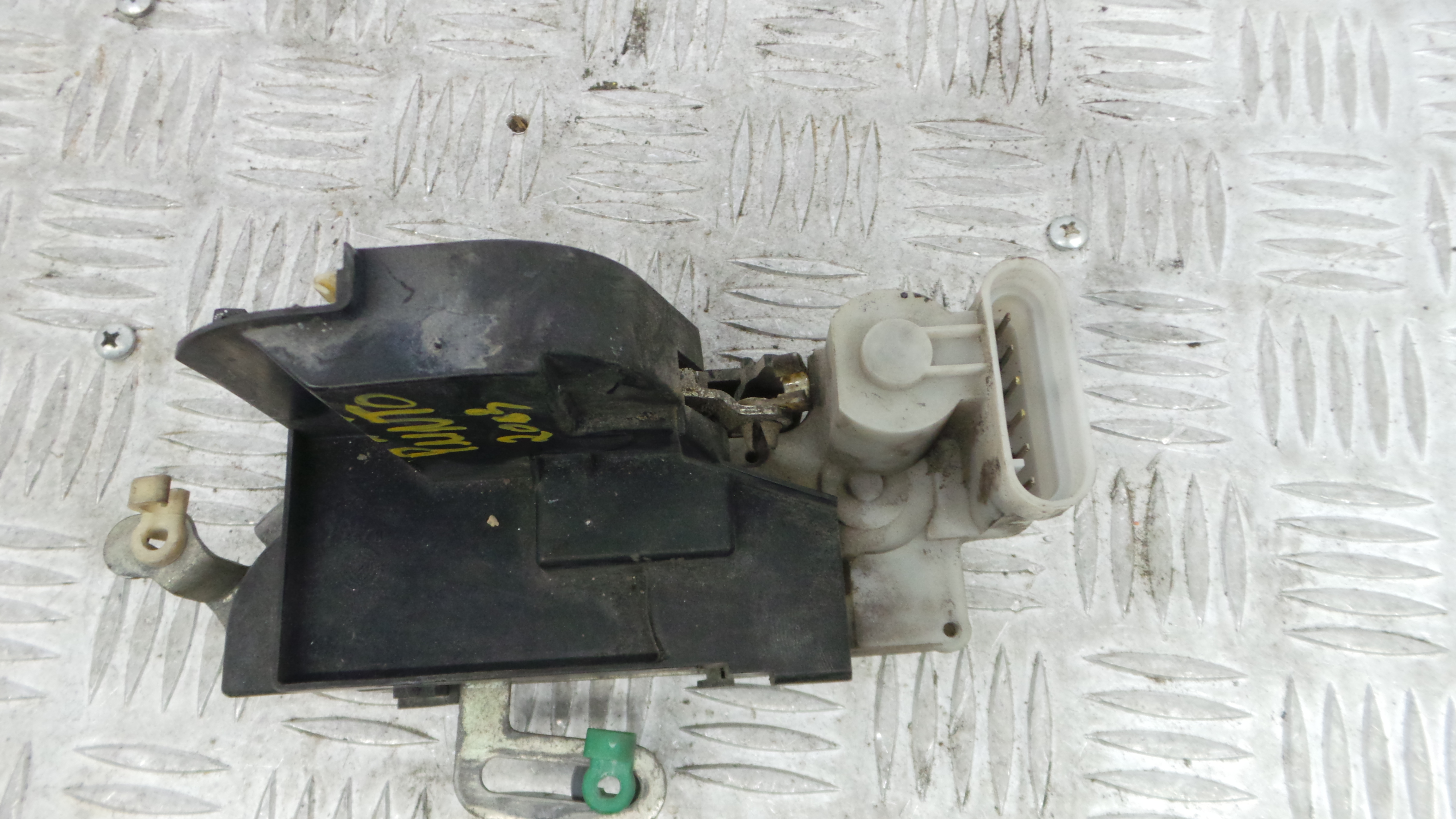 Fecho da Porta Frente Dto 46536065 - FIAT PUNTO (188_)-36691884