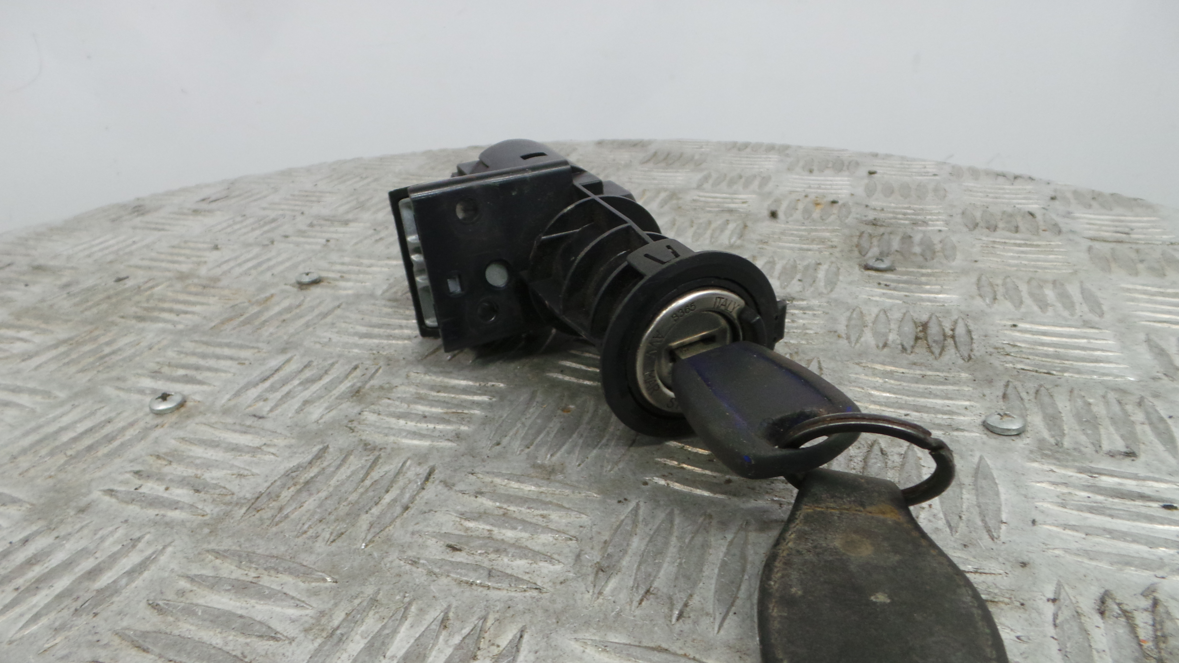 Canhão de ignição 46753083 - FIAT PUNTO (188_)-36691895 Canhão de ignição 46753083 - FIAT PUNTO (188_)-36691895