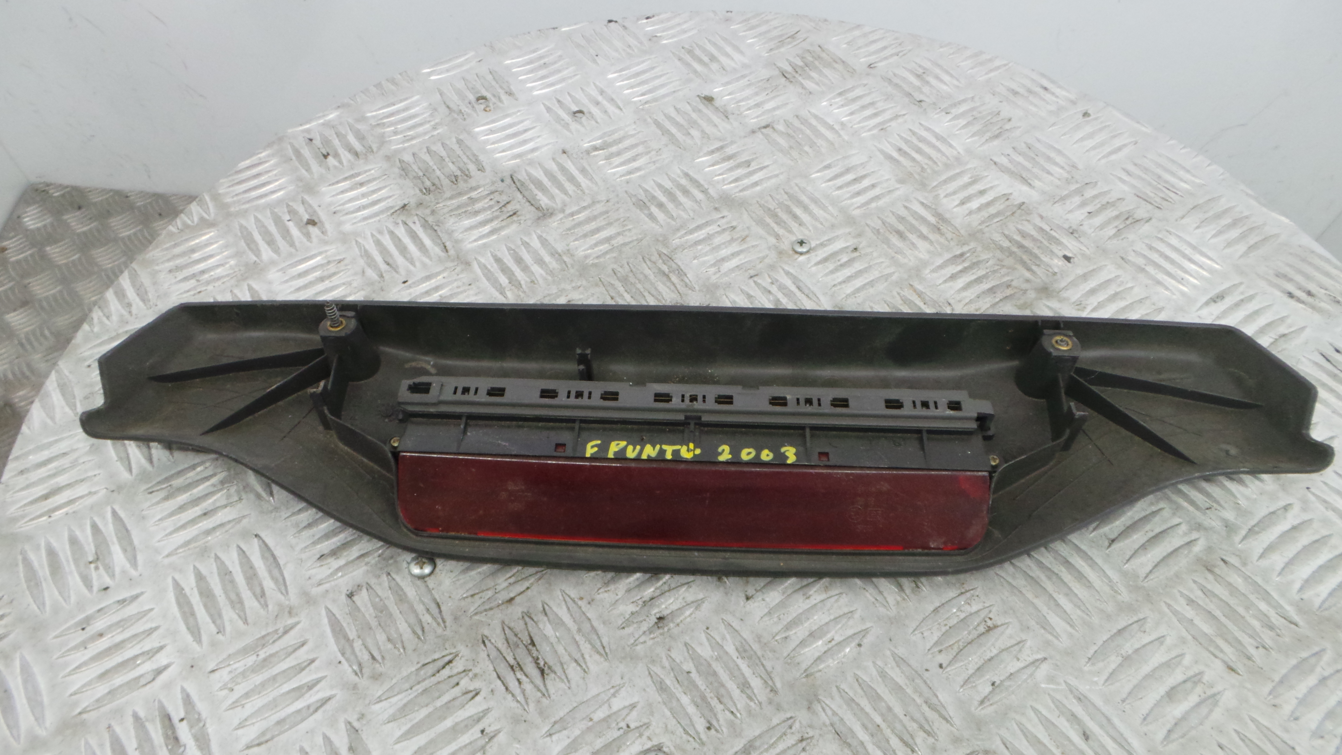 Farolim Stop Central / Luz de Stop Adicional 735278919 - FIAT PUNTO (188_)-36691897