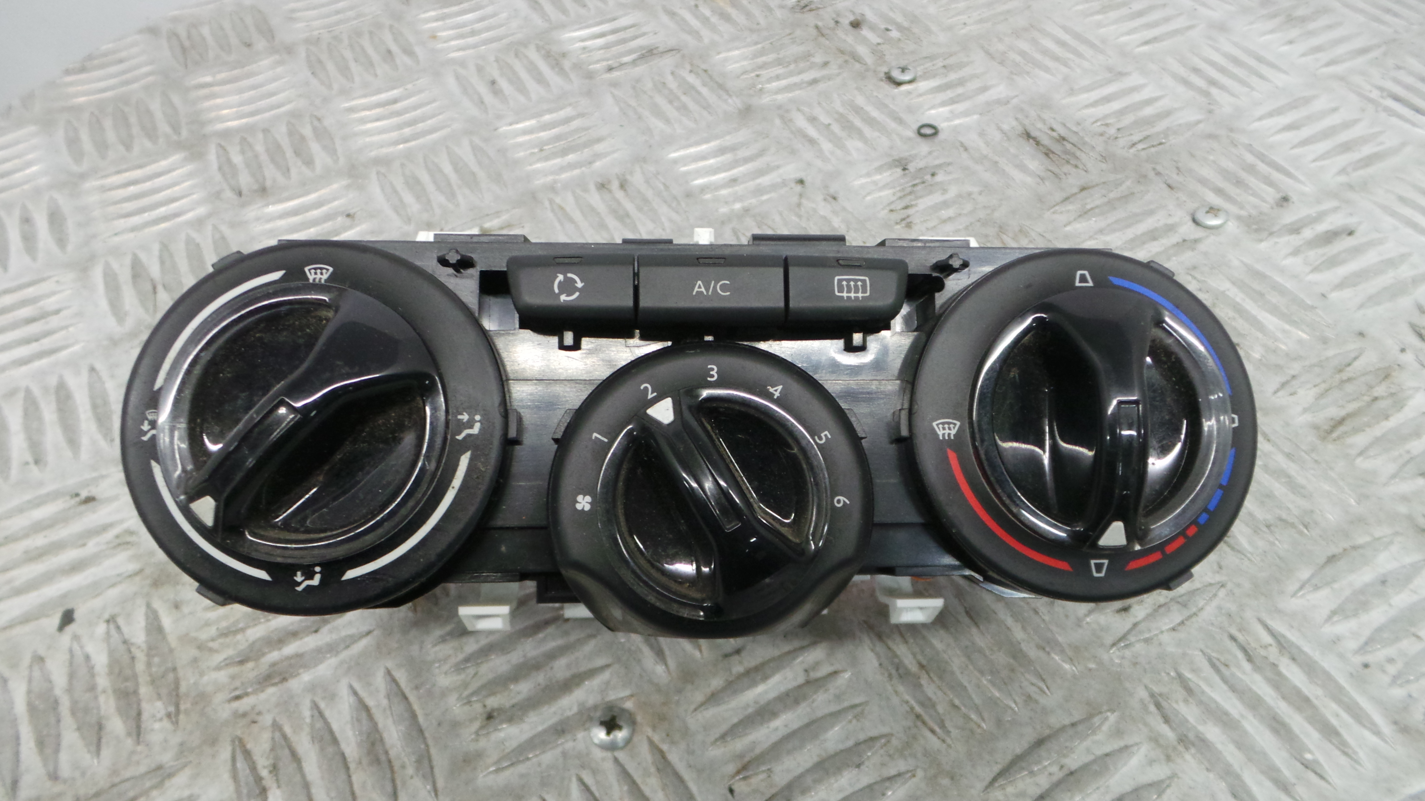 Comando da Sofagem / Climatronic 9819611580 - PEUGEOT 208 I (CA_, CC_)-36692287