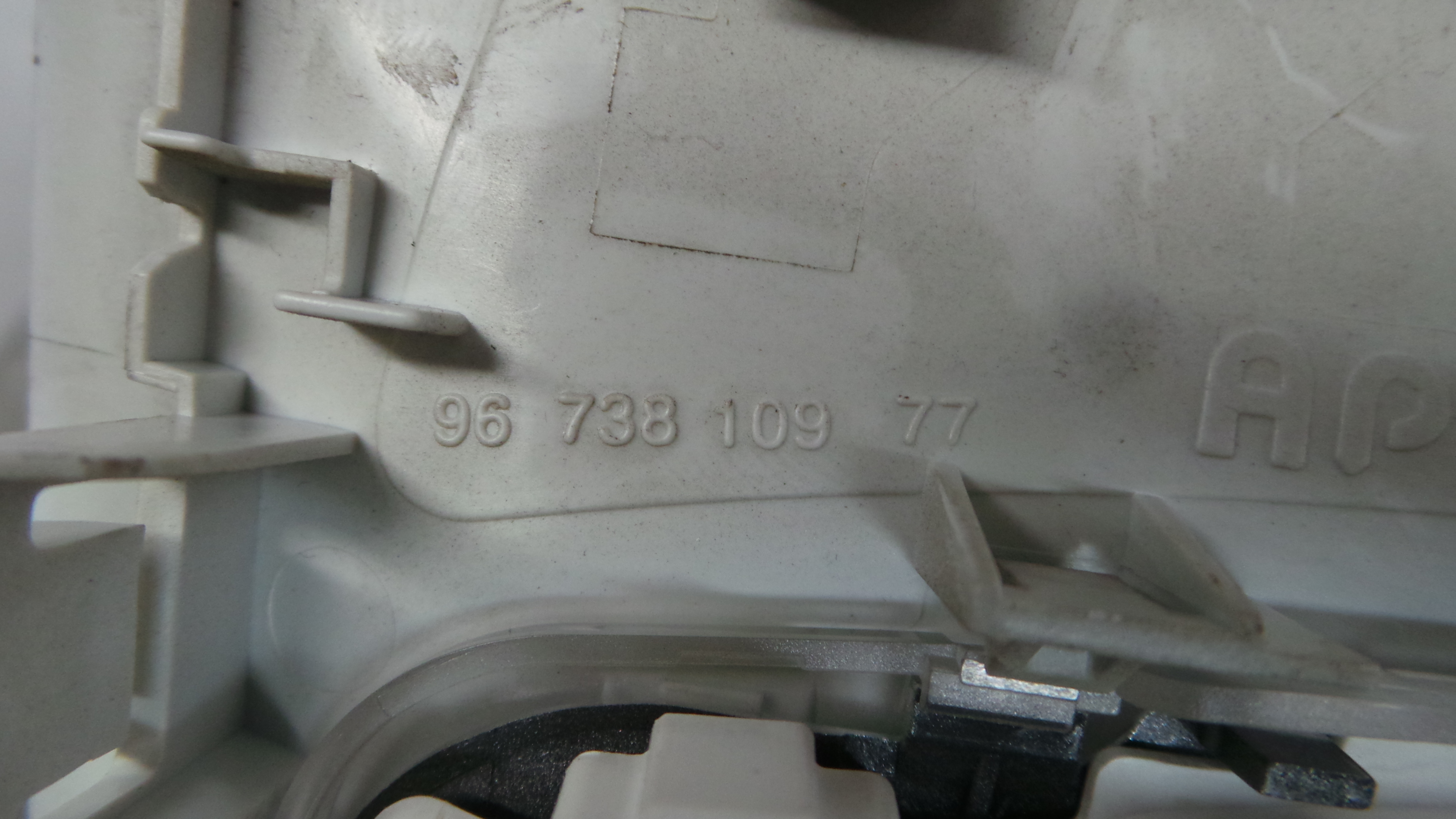 Plafonier Teto 9673810977 - PEUGEOT 208 I (CA_, CC_)-36692305