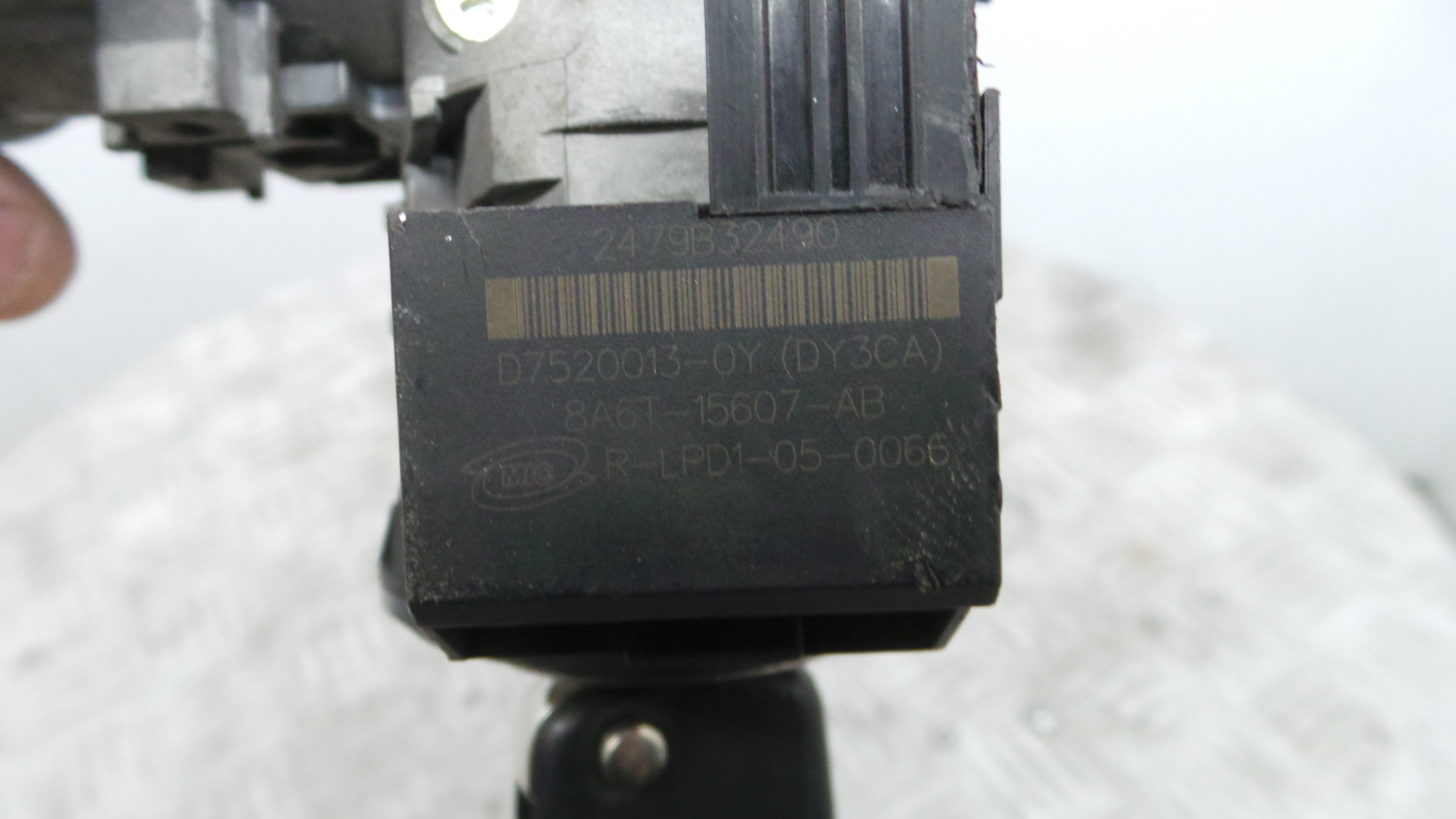 Canhão de ignição 9V21-8F880-EA - FORD FIESTA VI (CB1, CCN)-36692377