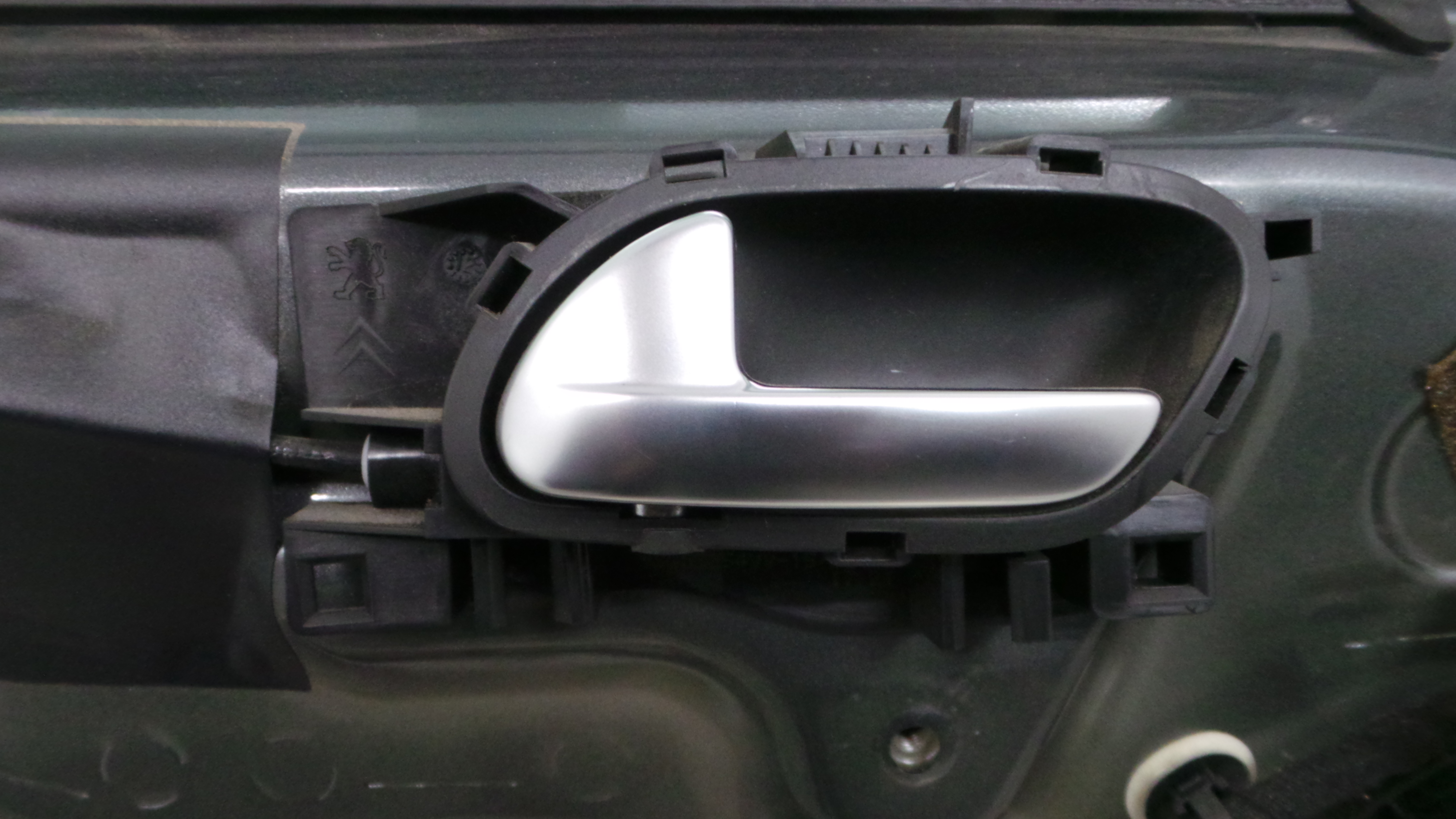 Puxador Interior Frente Esquerdo 96555518VV - PEUGEOT 208 I (CA_, CC_)-36710940