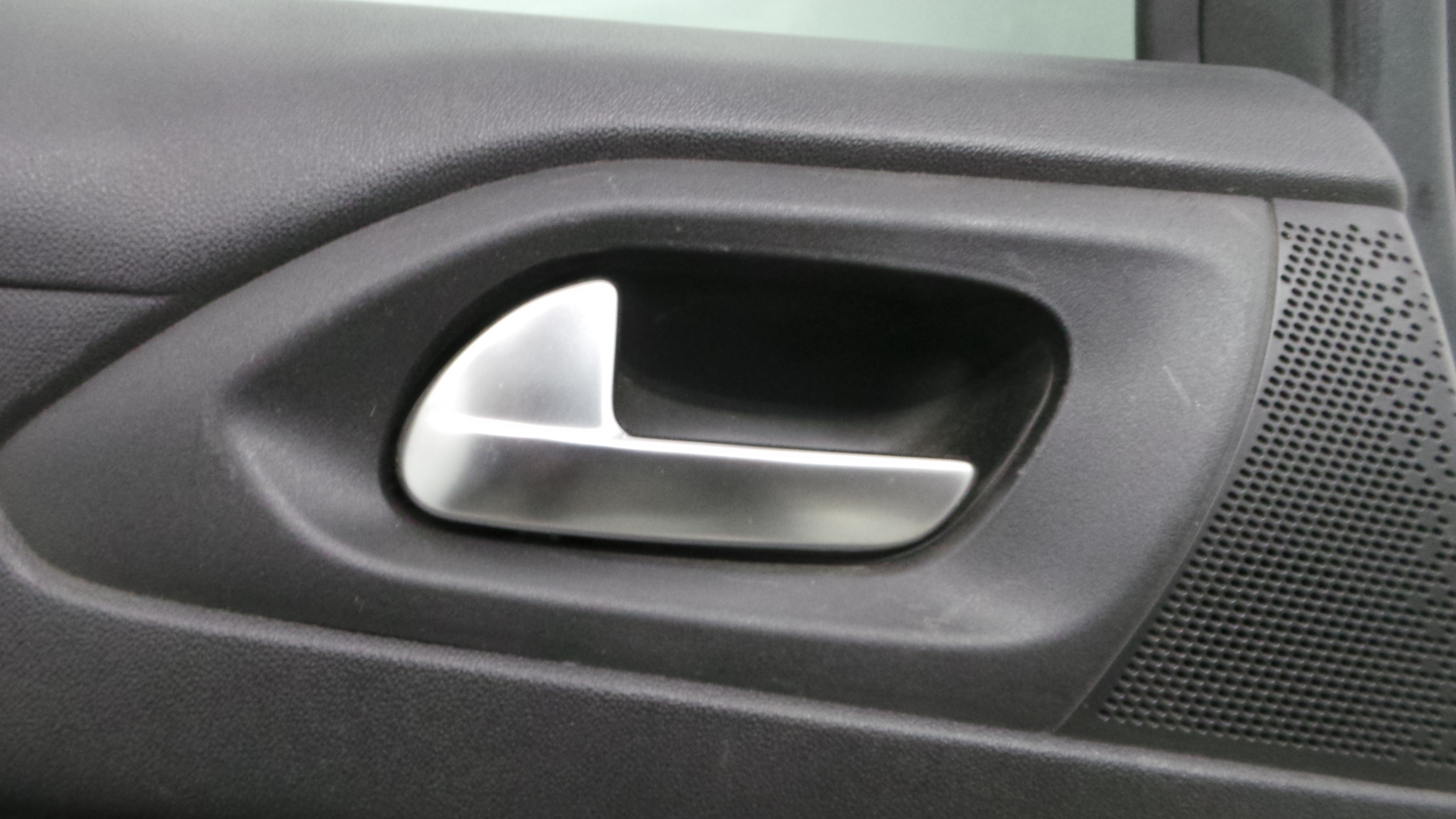 Puxador Interior Traseiro Esquerdo  96555518VV - PEUGEOT 208 I (CA_, CC_)-36710989