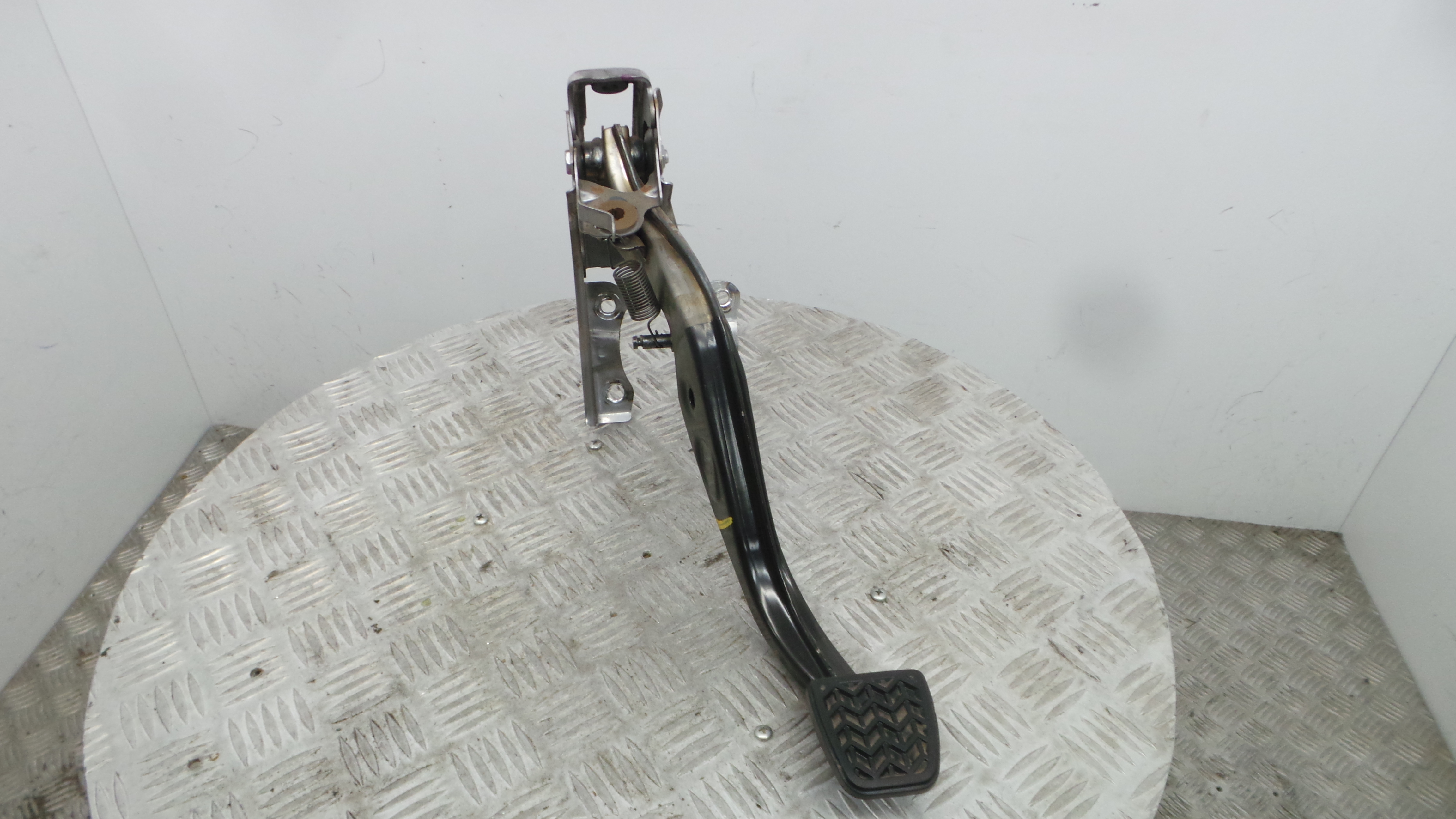 Pedal do Travão  - TOYOTA YARIS (_P15_)-36711111