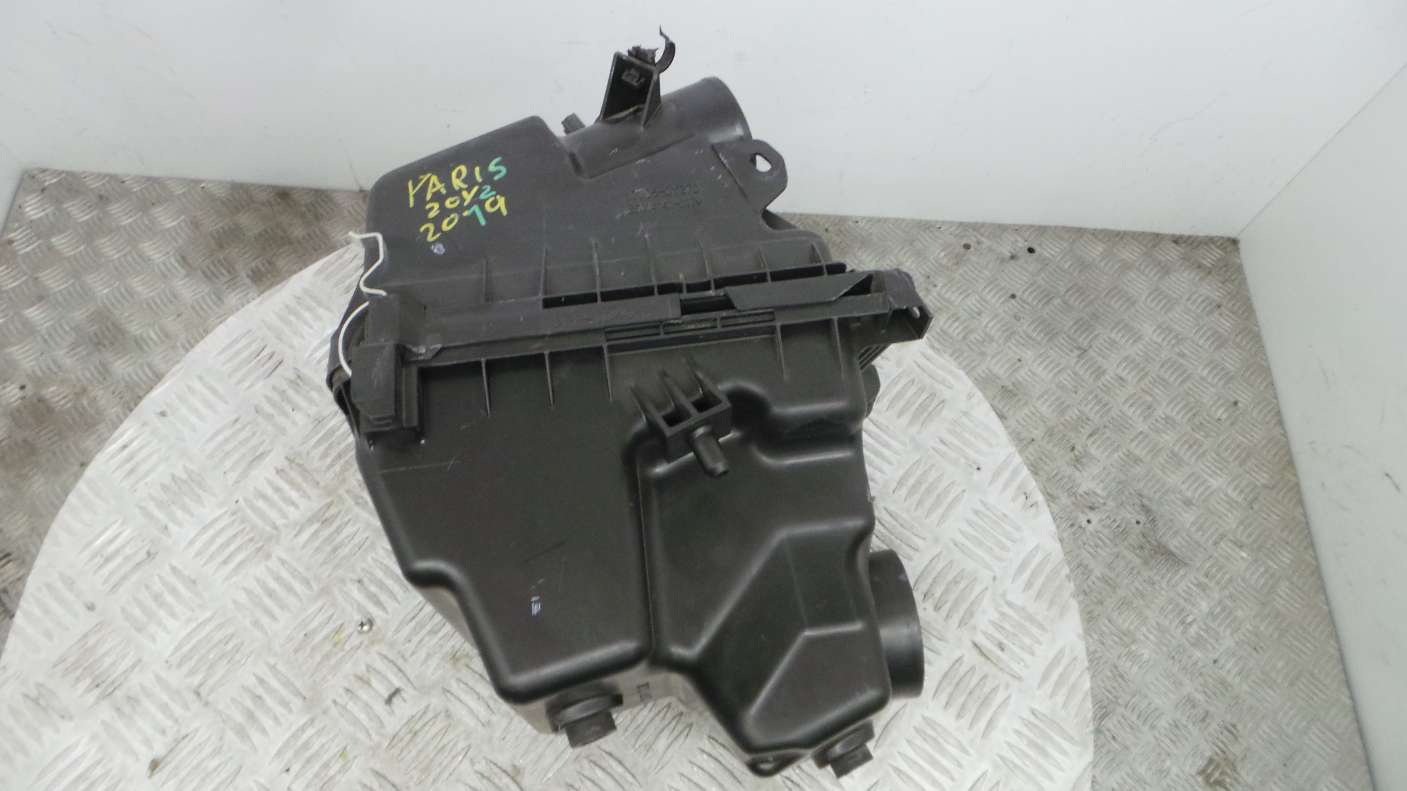 Caixa Filtro de Ar  17701-0Y200 - TOYOTA YARIS (_P15_)-36711113