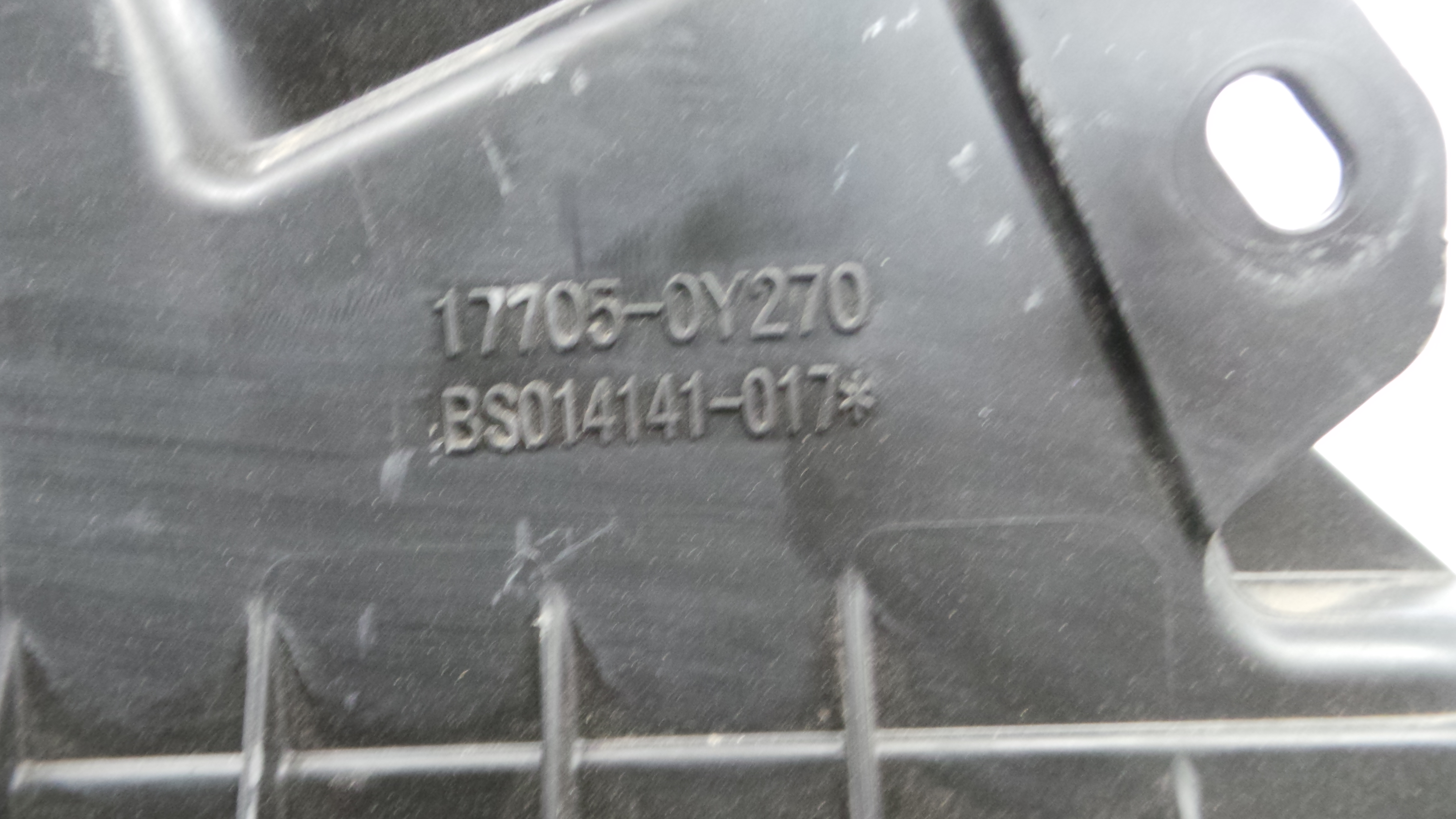 Caixa Filtro de Ar  17701-0Y200 - TOYOTA YARIS (_P15_)-36711113