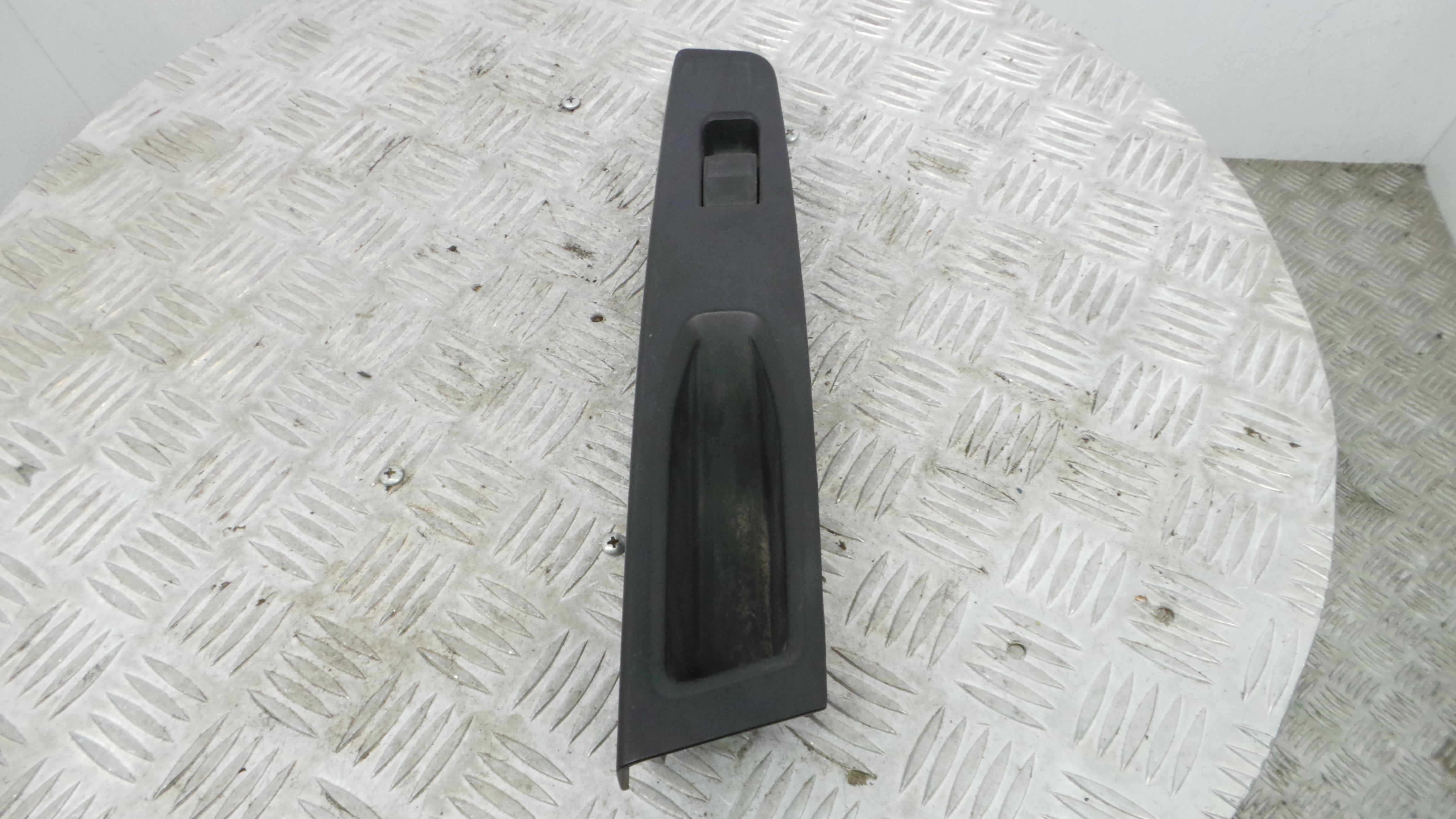 Interruptor / Comando Elevador Vidro Trás Dto 74271-0D400 - TOYOTA YARIS (_P15_)-36711123