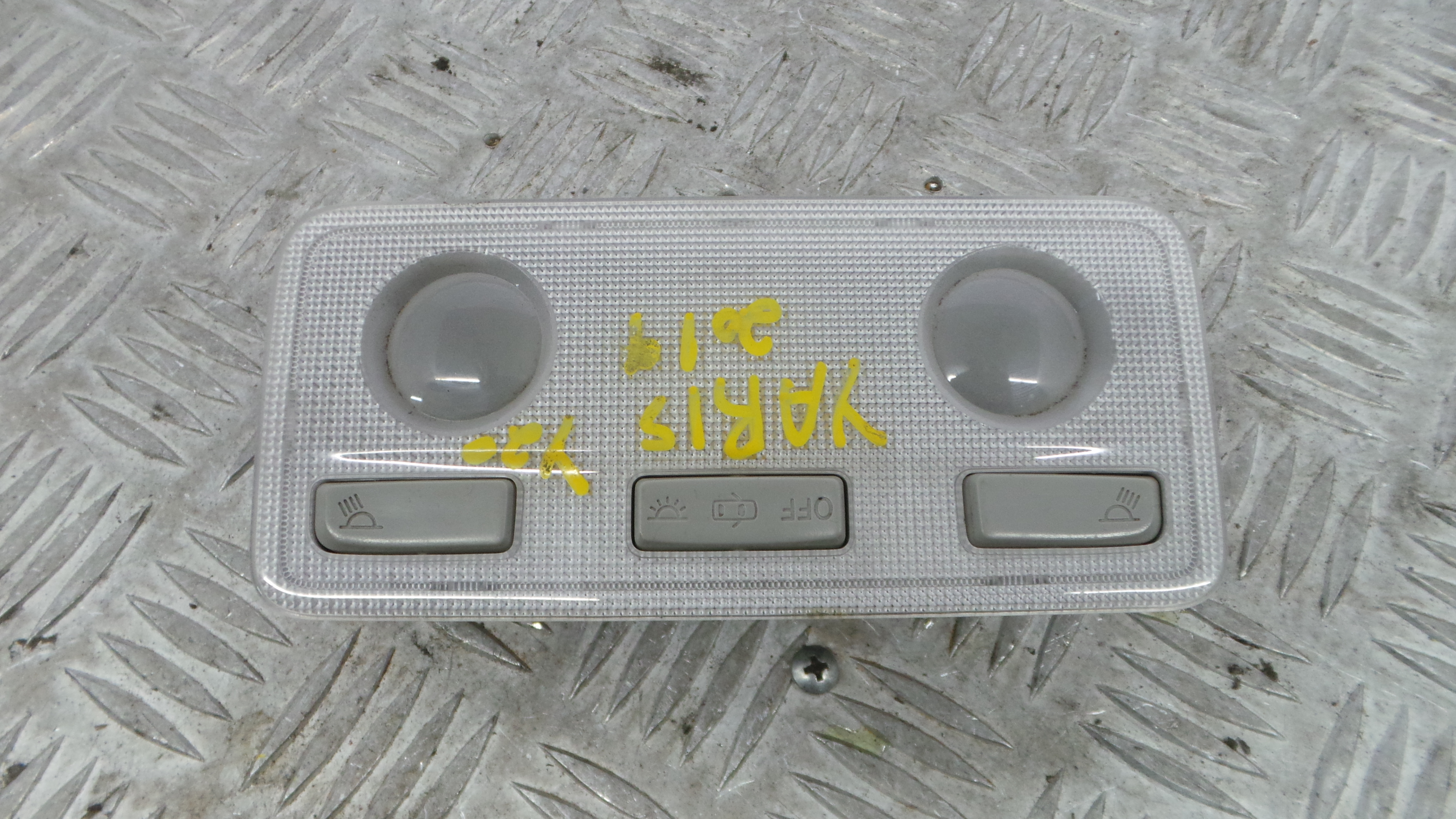 Plafonier Teto 81260-0D070 - TOYOTA YARIS (_P15_)-36711213