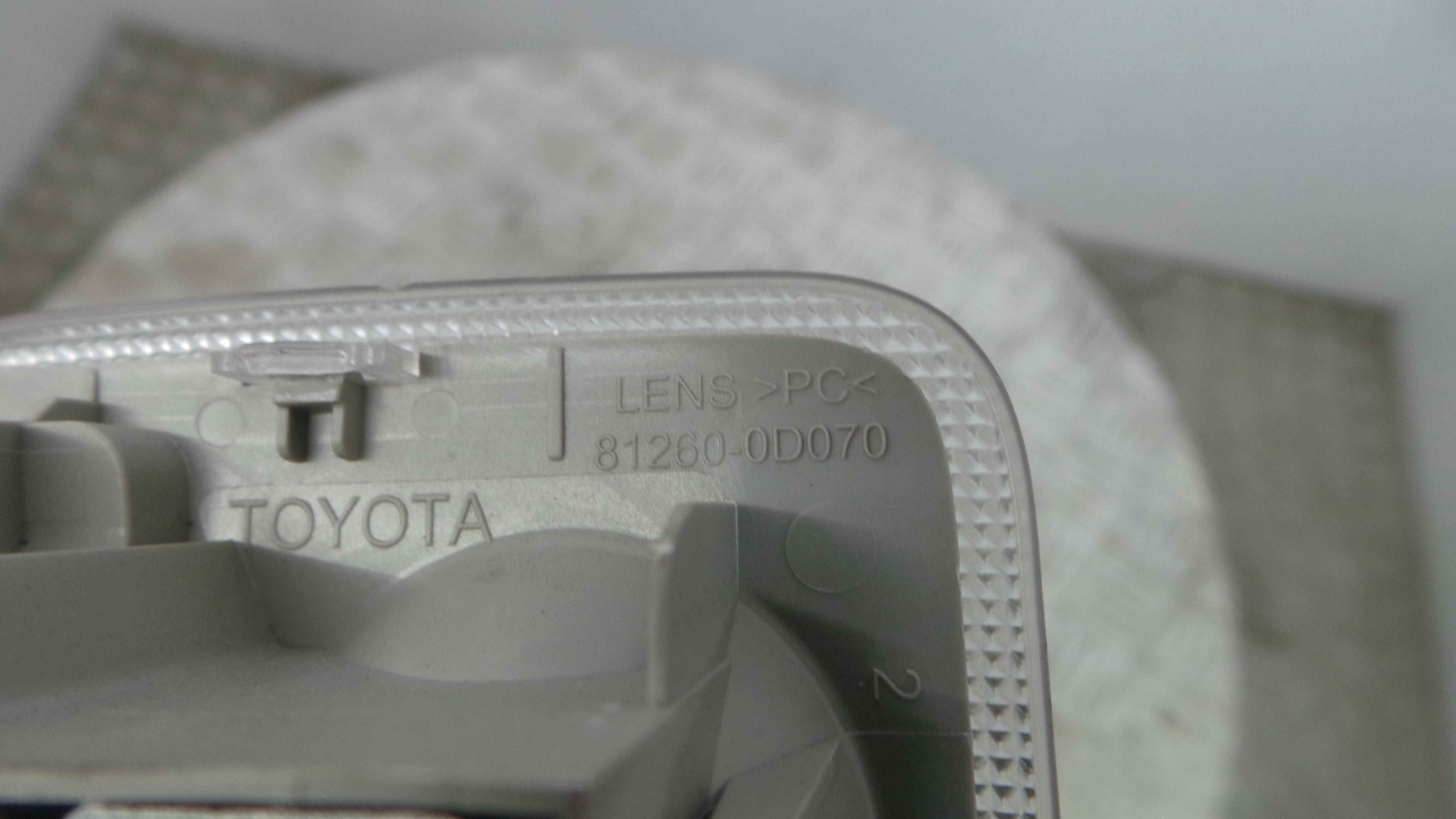 Plafonier Teto 81260-0D070 - TOYOTA YARIS (_P15_)-36711213