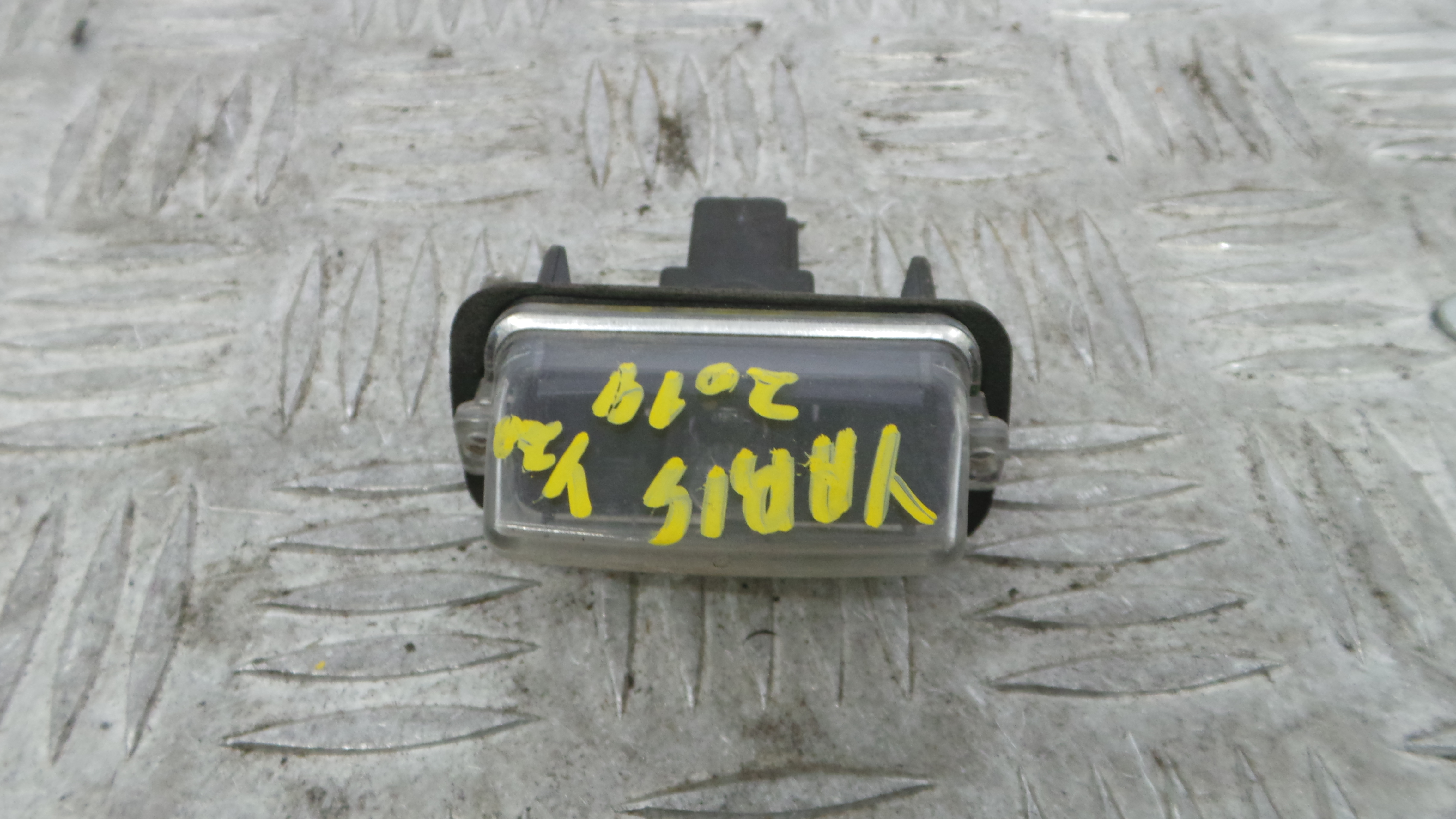 Luz de Matricula 81270-0D120 - TOYOTA YARIS (_P15_)-36711276