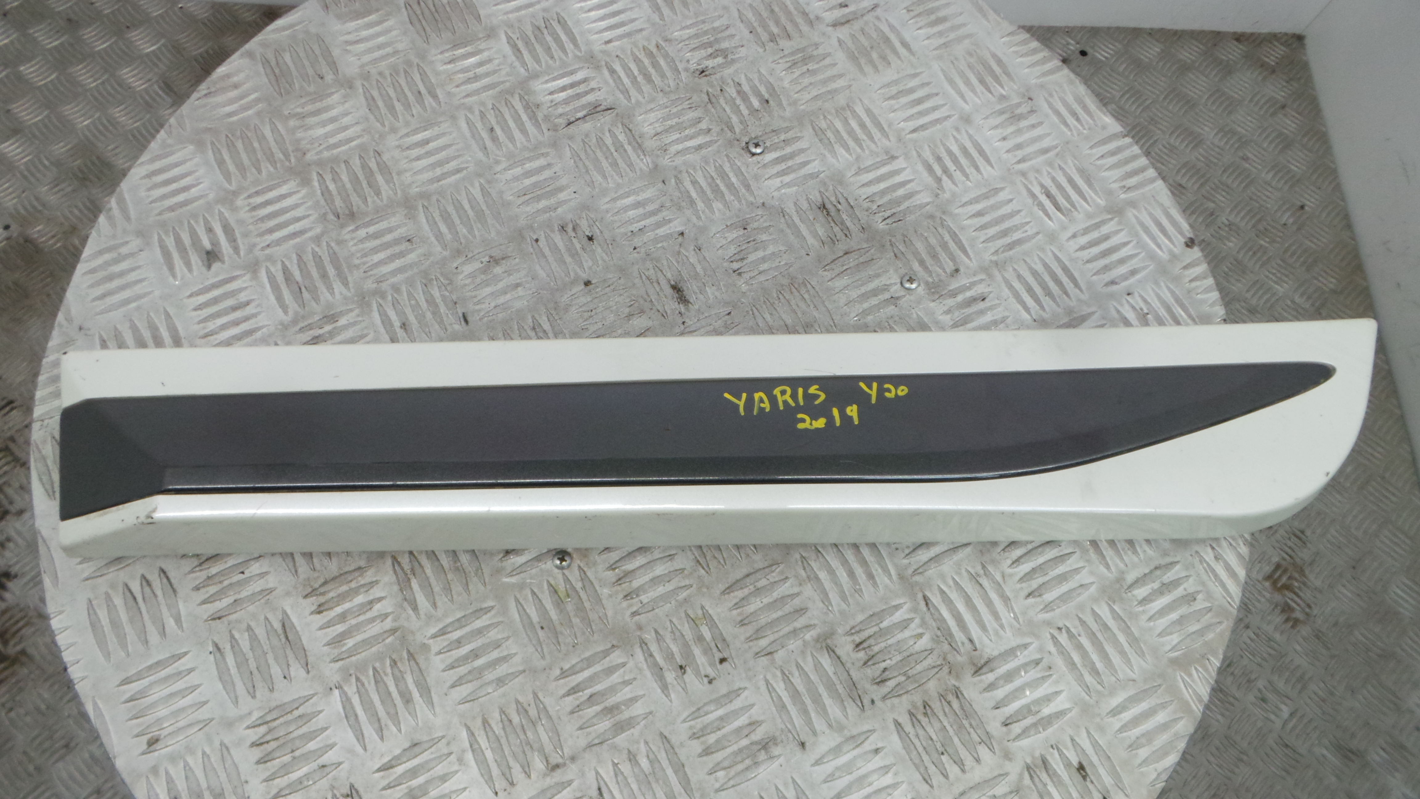 Friso Porta 75742-0D210 - TOYOTA YARIS (_P15_)-36711280