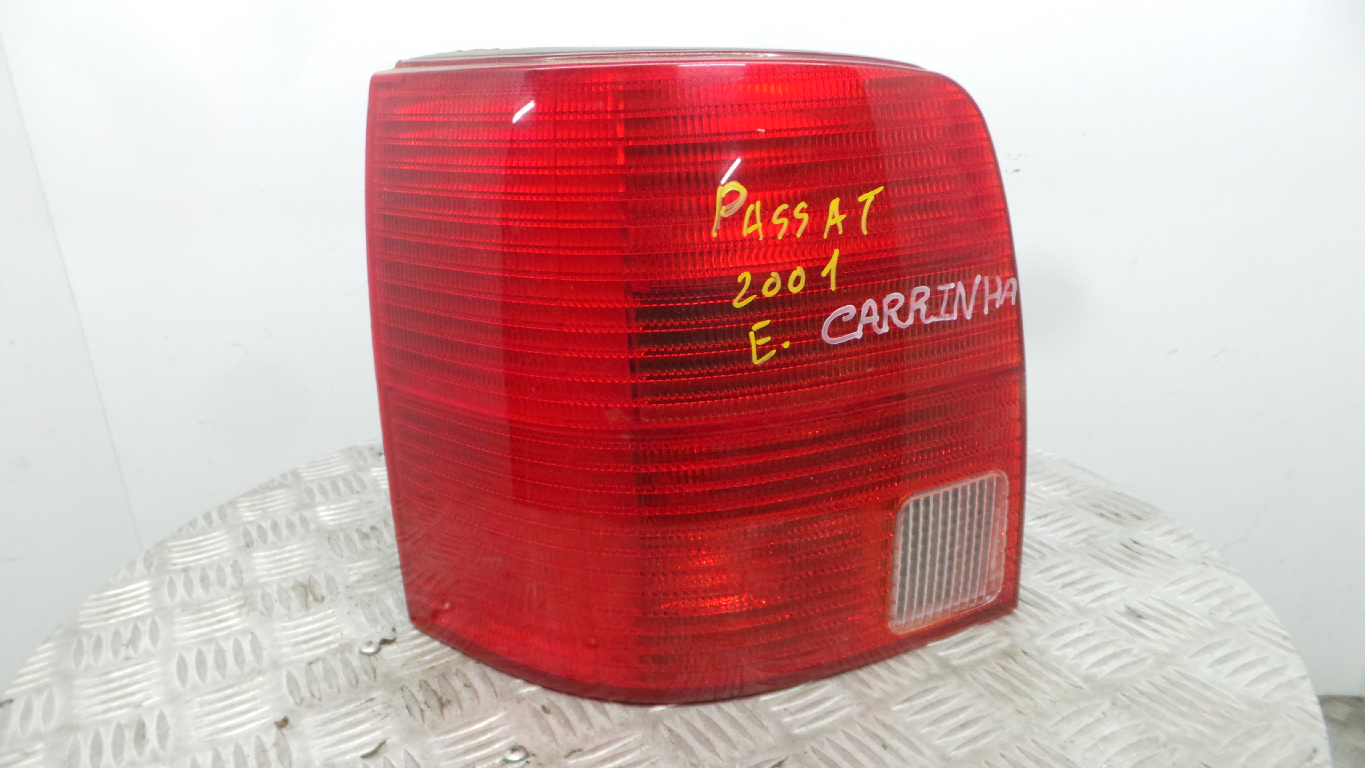 Farolim Stop Esq 08-441-1962L-R - VW PASSAT B5.5 Estate (3B6), PASSAT B5.5 Variant (3B6)-36711294