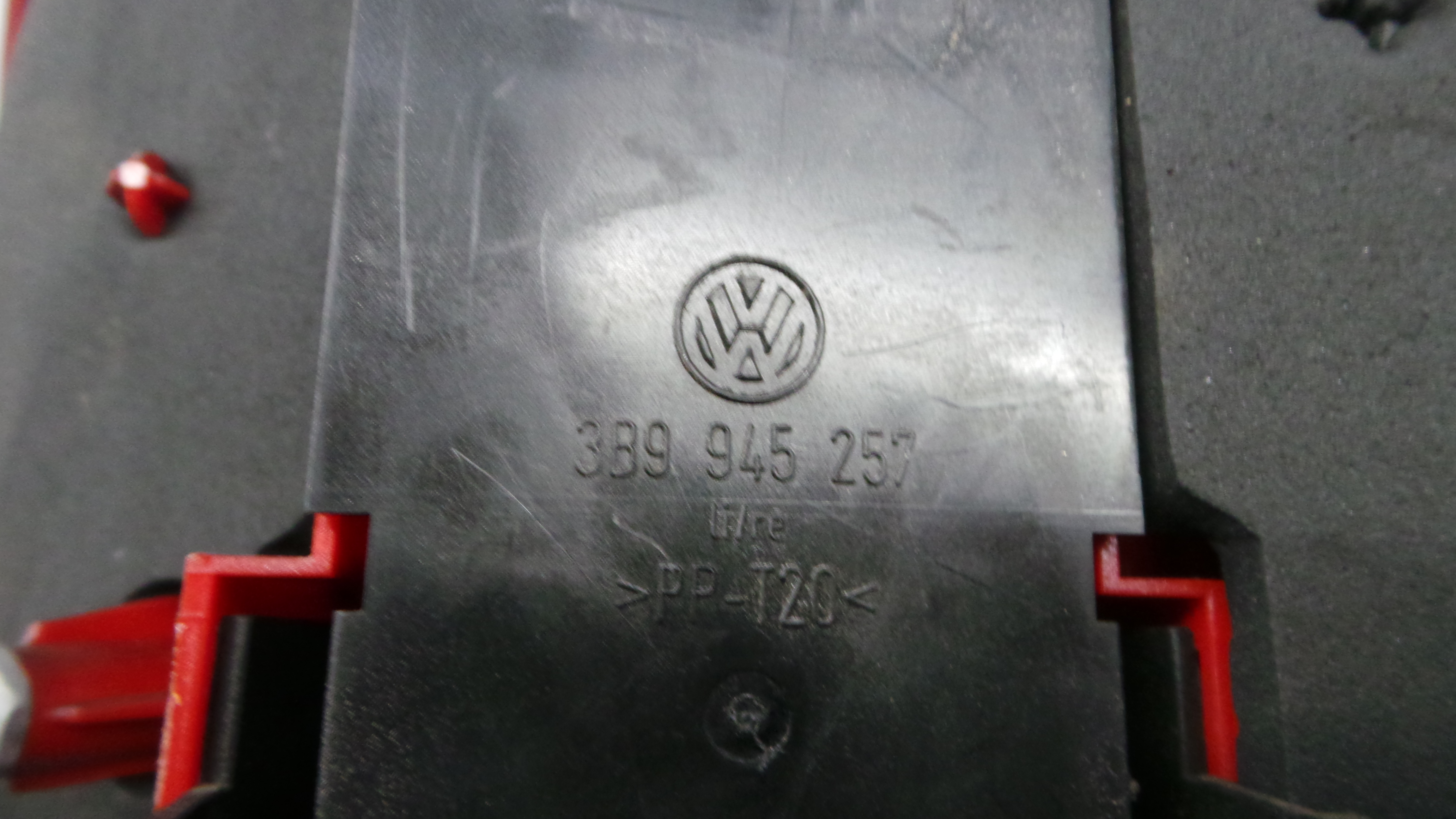 Farolim Stop Esq 08-441-1962L-R - VW PASSAT B5.5 Estate (3B6), PASSAT B5.5 Variant (3B6)-36711294