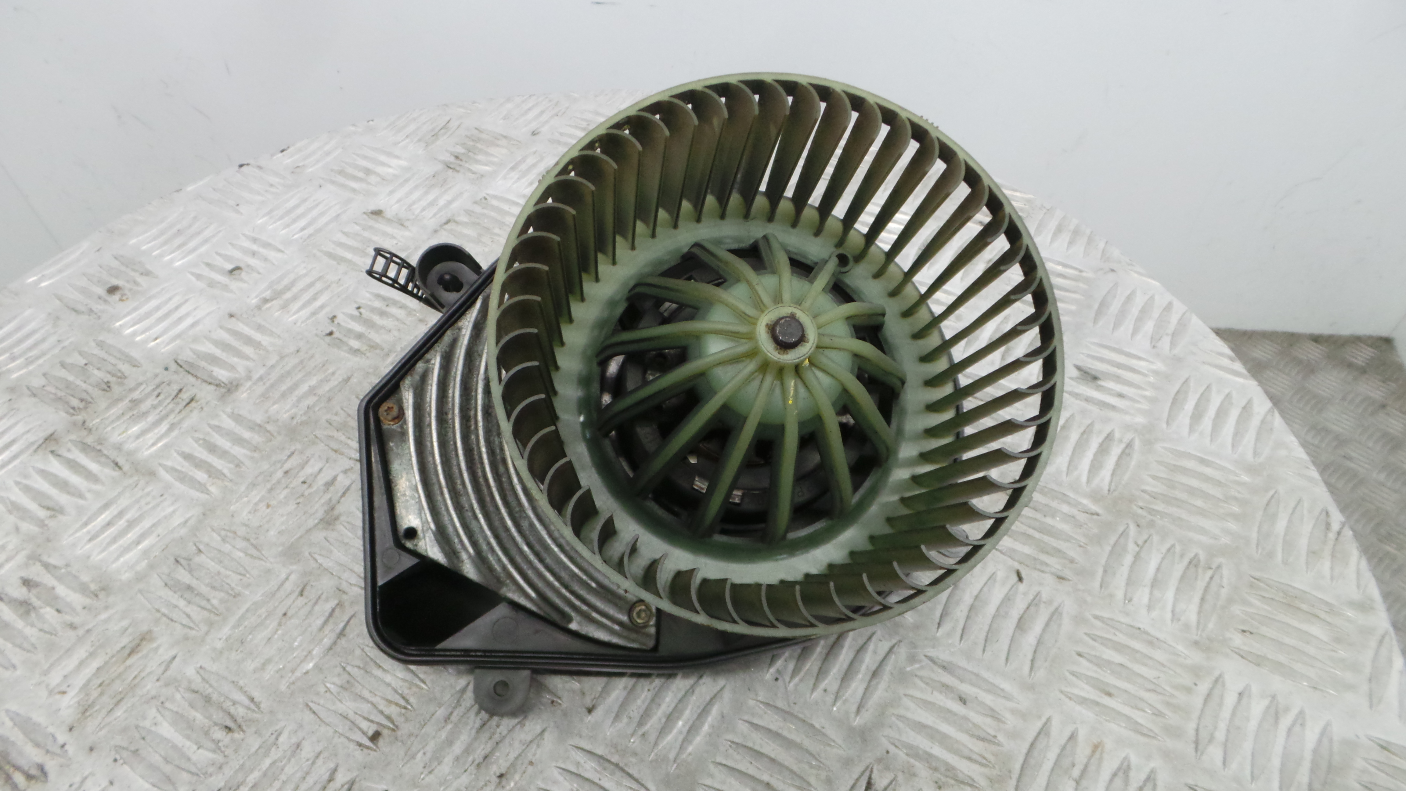 Motor da Chauffage / Motor de Sofagem 8D1820021 - VW PASSAT B5.5 Estate (3B6), PASSAT B5.5 Variant (-36711402