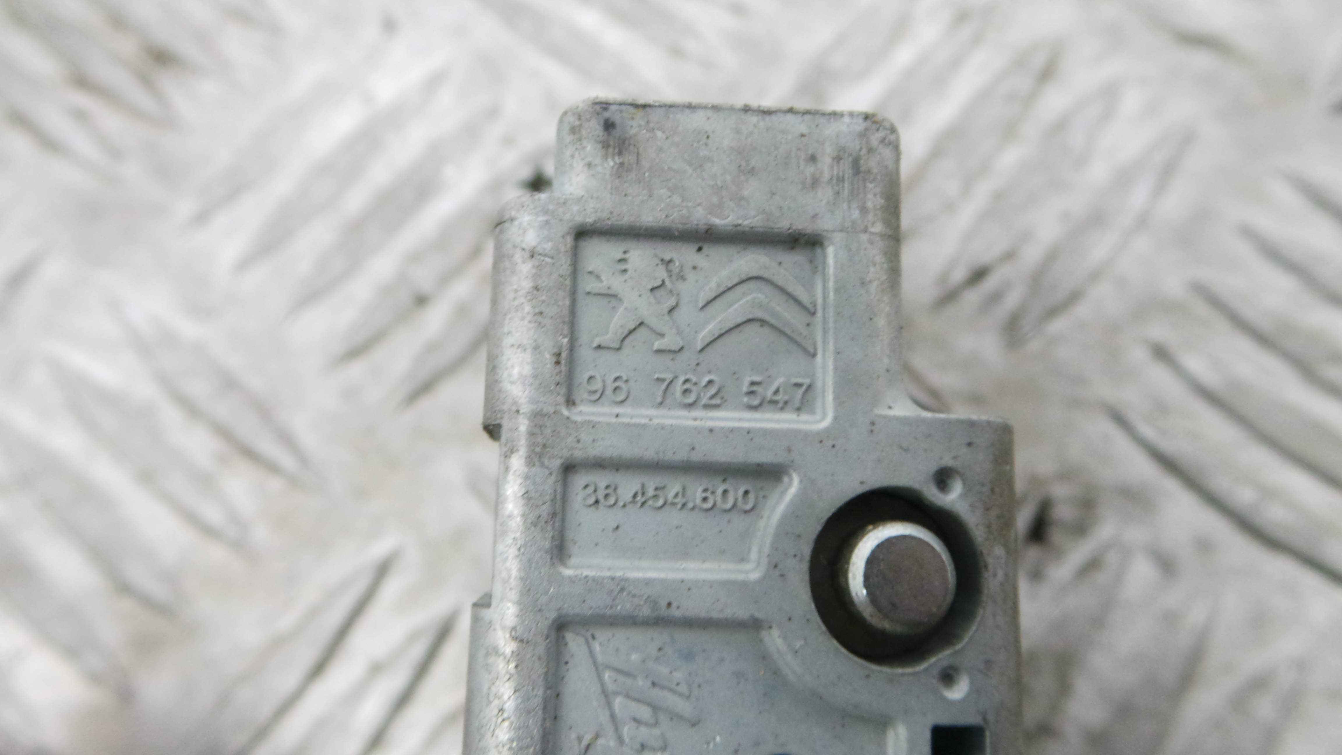 Canhão de ignição 96762547 - PEUGEOT 208 I (CA_, CC_)-36711605