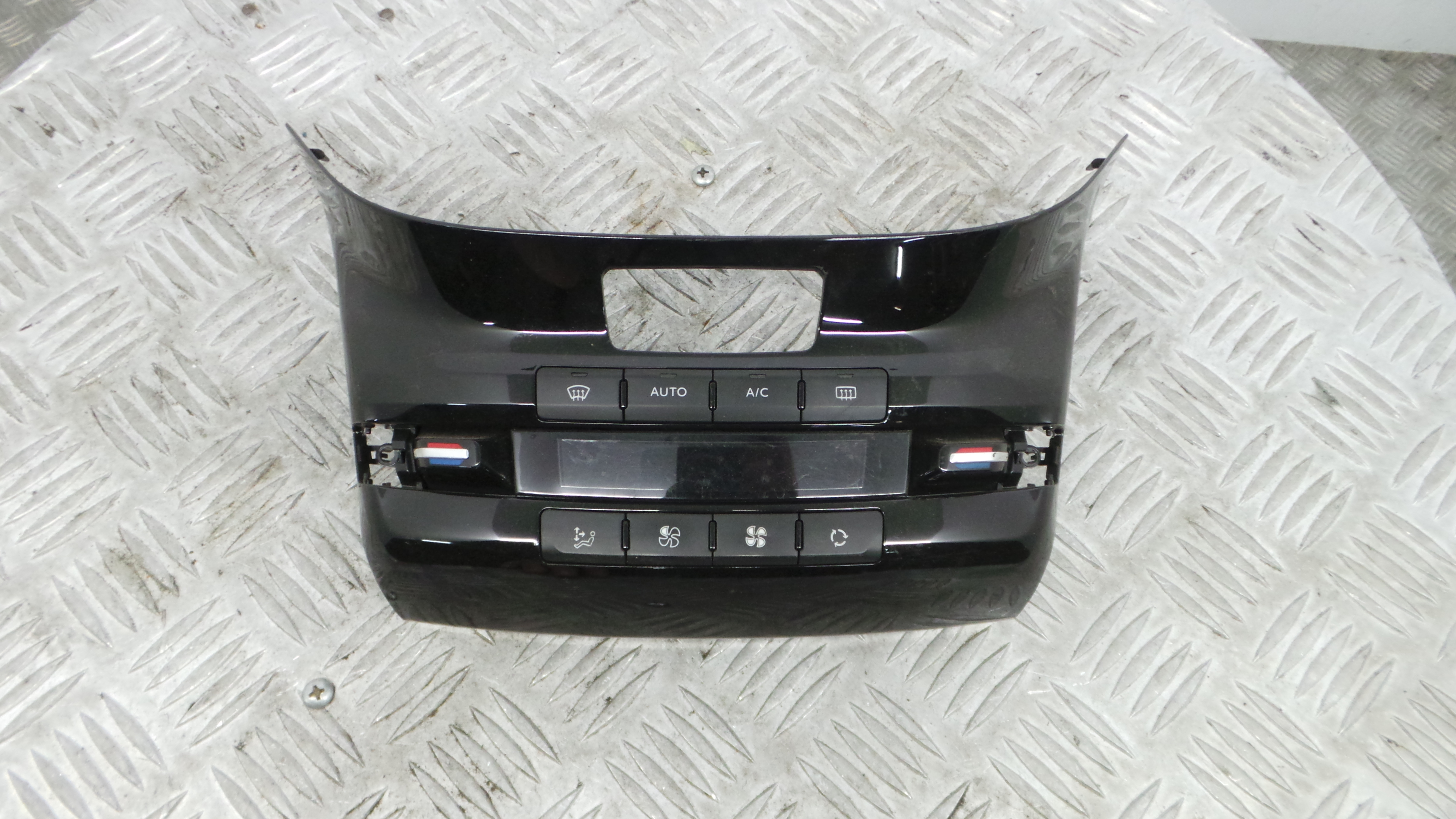 Comando da Sofagem / Climatronic 96722471XU - PEUGEOT 208 I (CA_, CC_)-36711609