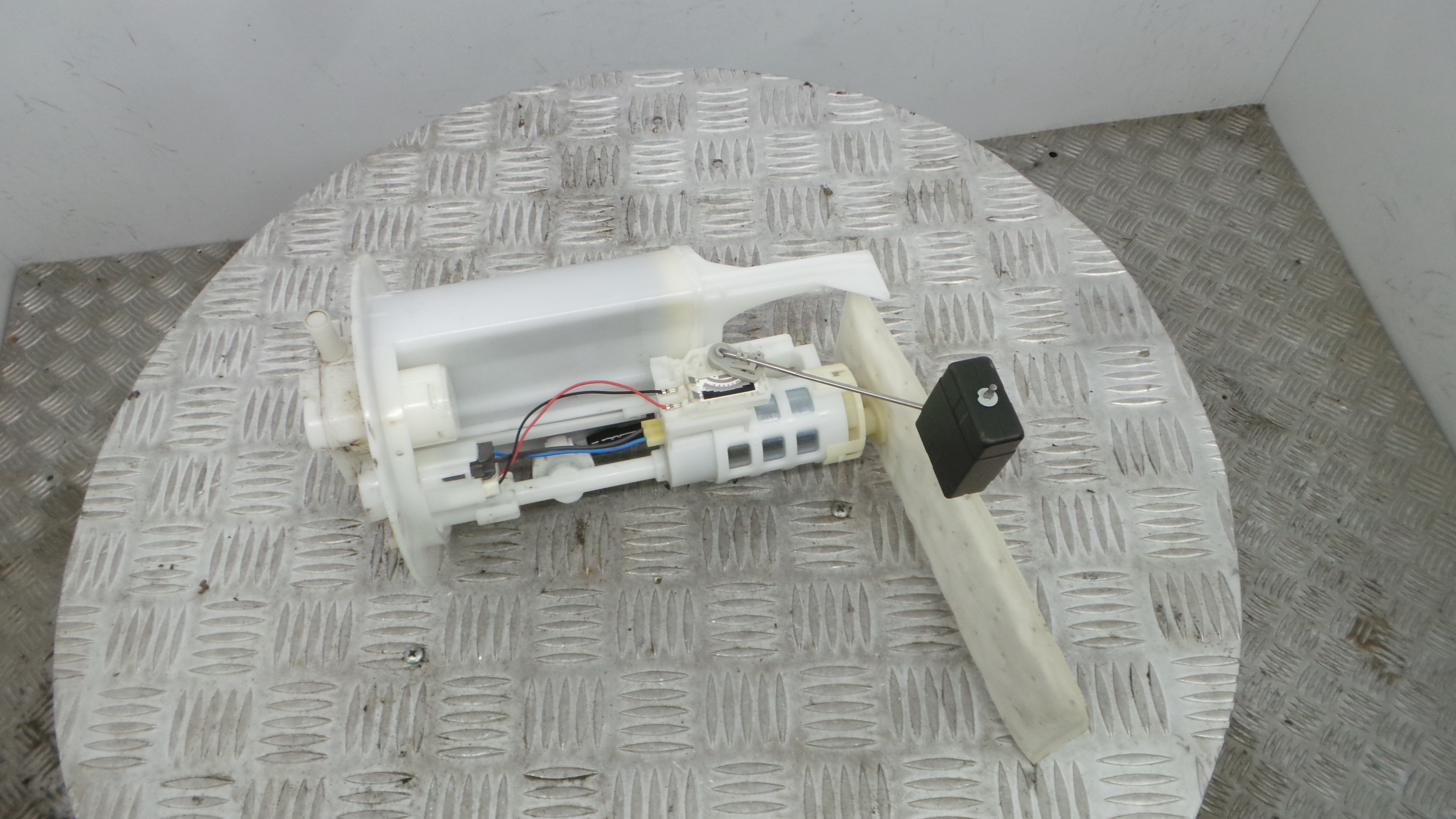 Boia do Combustível 7704-0D070 - TOYOTA YARIS (_P15_)-36711629