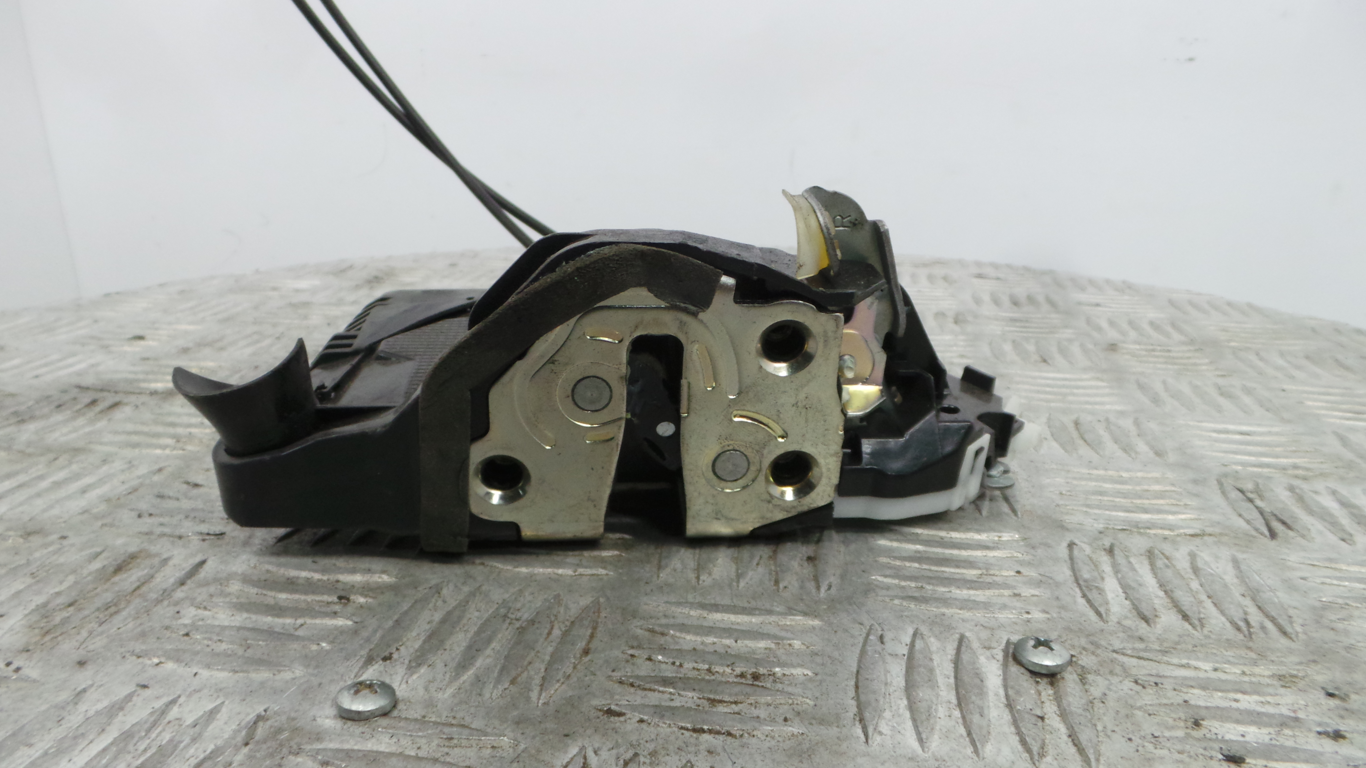 Fecho da Porta Frente Dto 69030-0D540 - TOYOTA YARIS (_P15_)-36711632