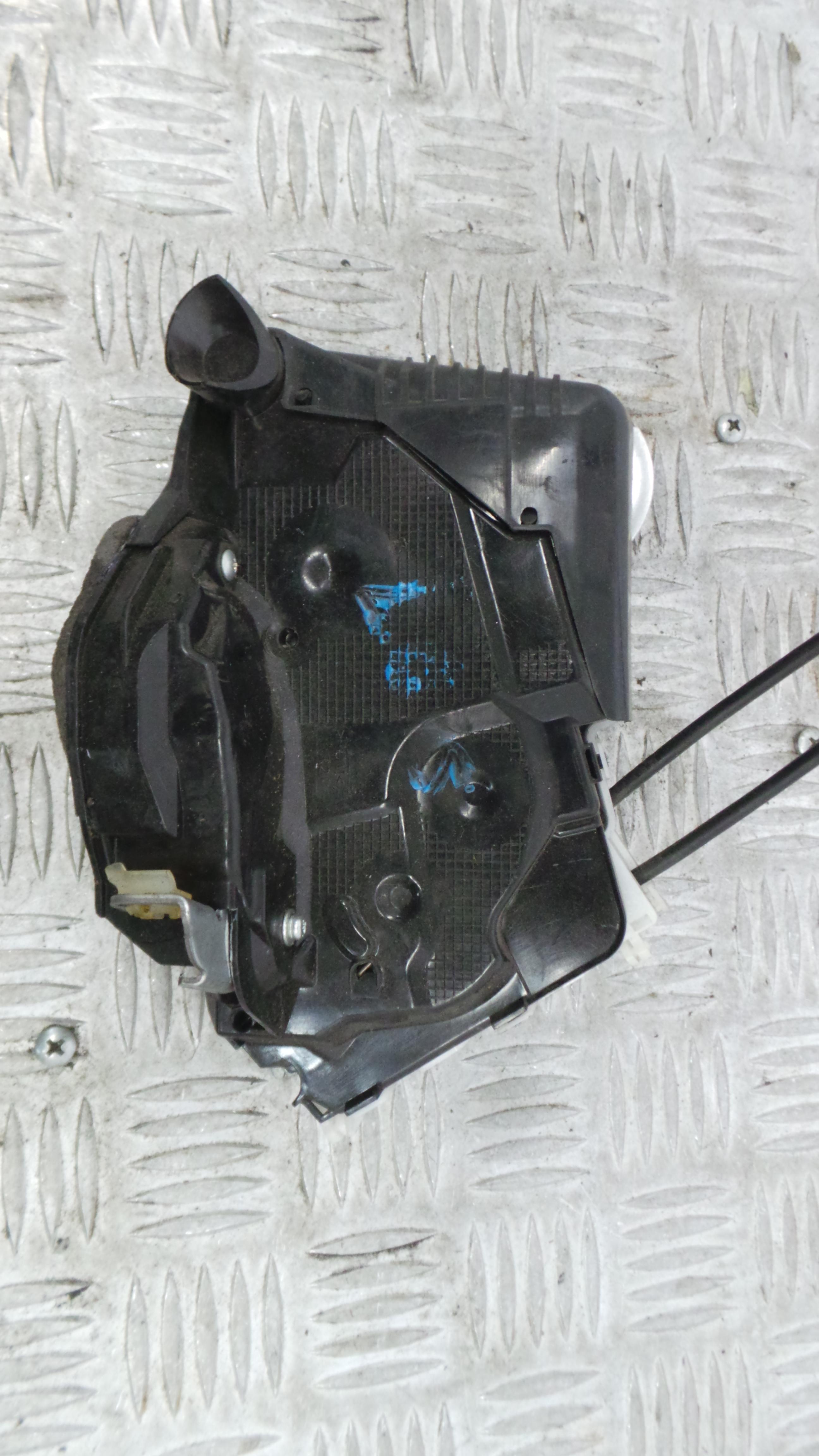 Fecho da Porta Frente Dto 69030-0D540 - TOYOTA YARIS (_P15_)-36711632