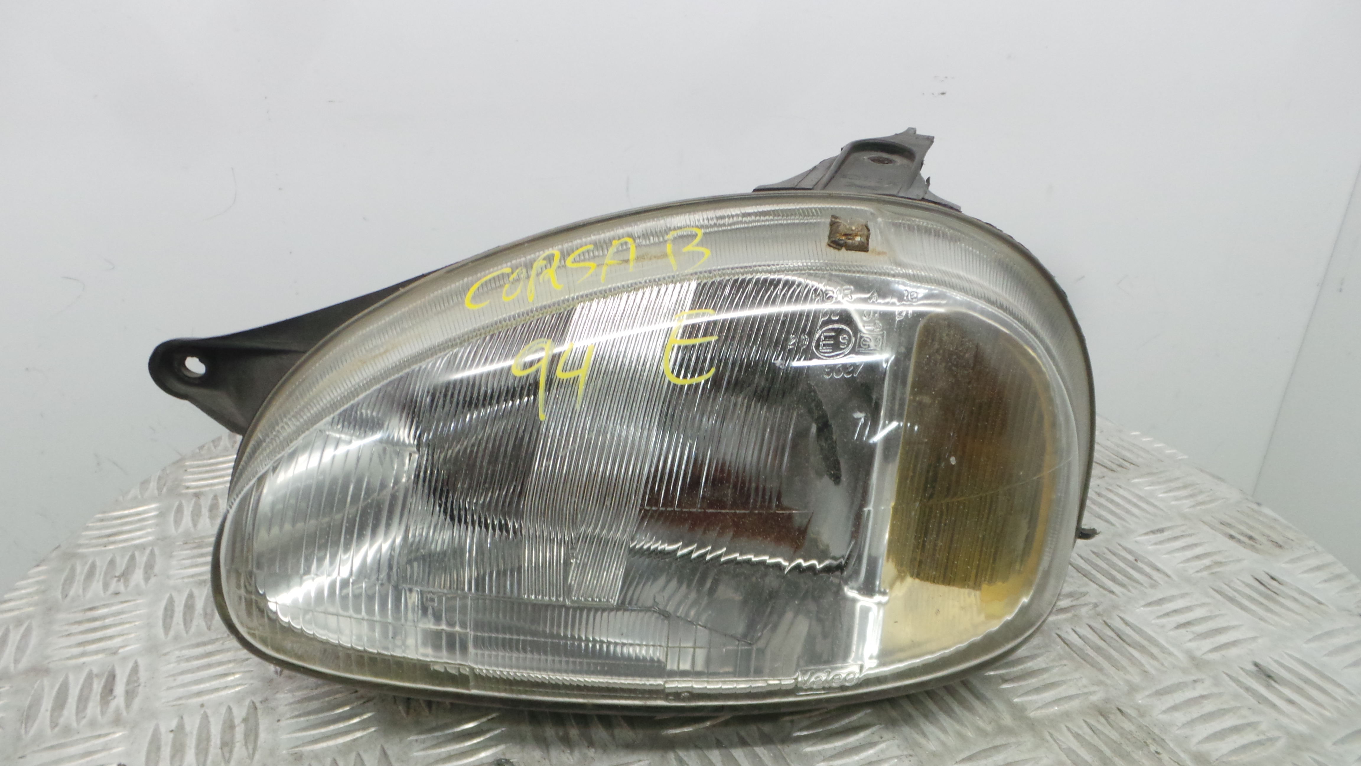 Ótica Esq 90444786 - OPEL CORSA B (S93)-36711798 Ótica Esq 90444786 - OPEL CORSA B (S93)-36711798