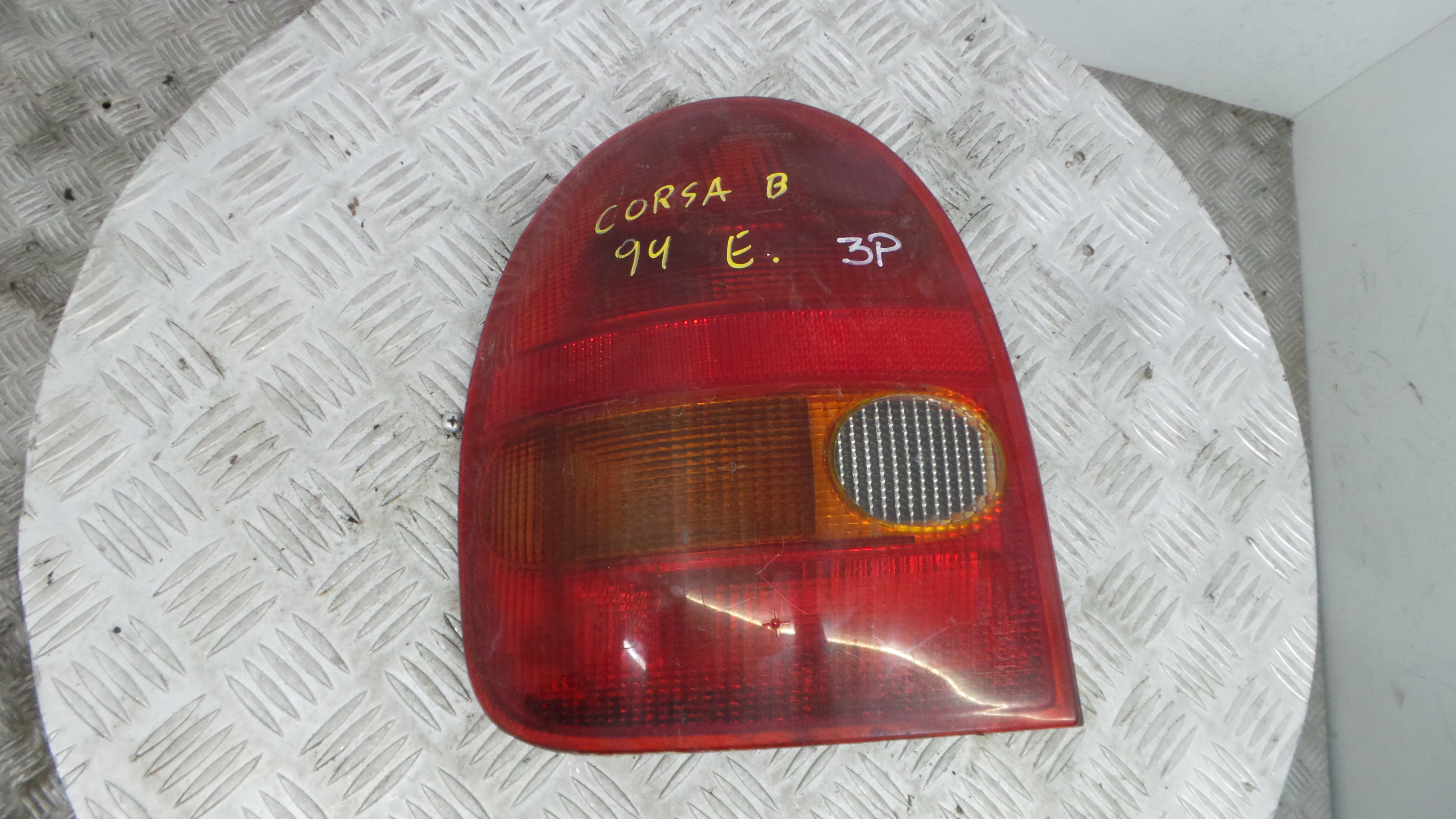 Farolim Stop Esq 90444141 - OPEL CORSA B (S93)-36711817