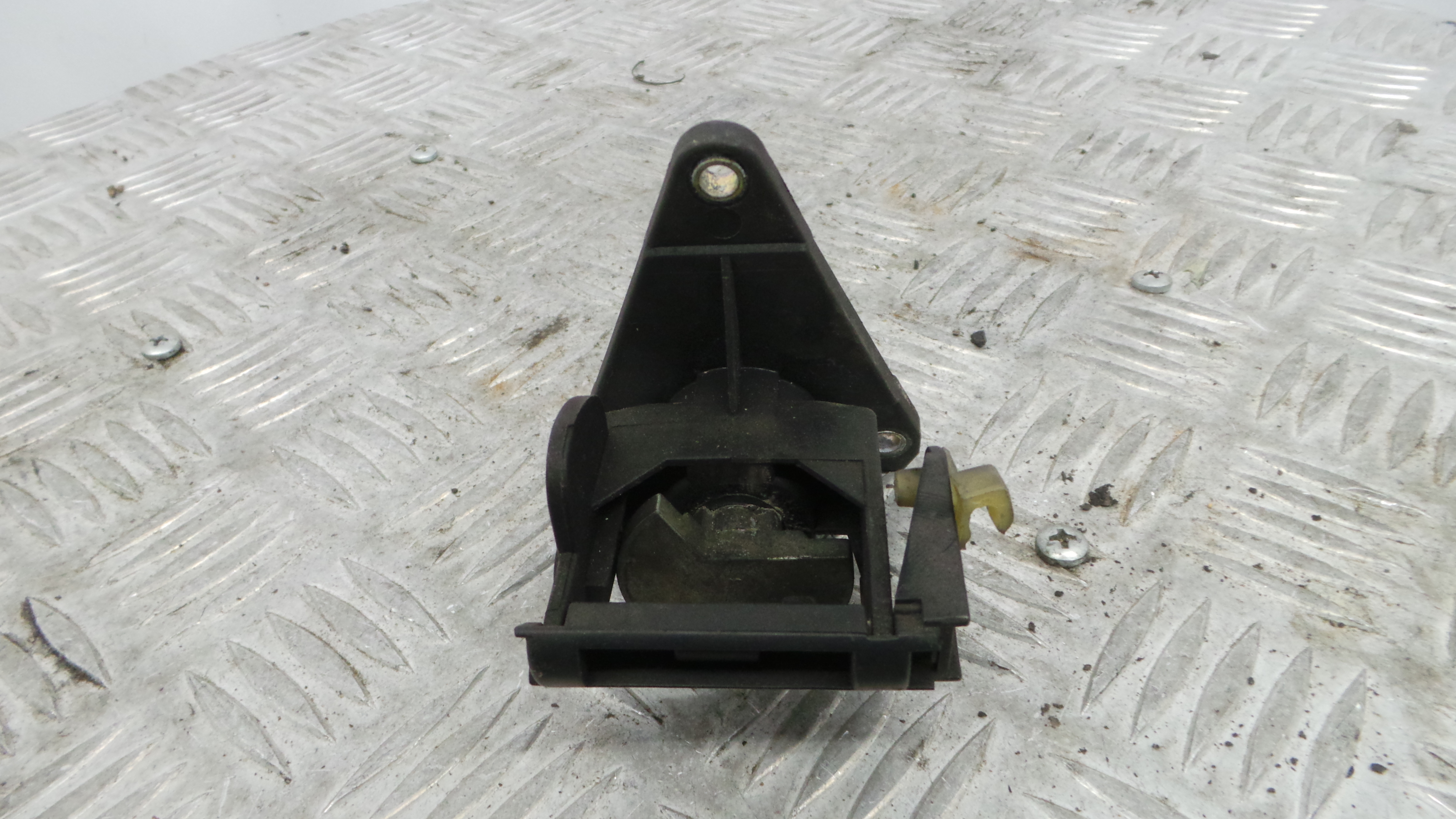 Fecho Mala  90444734 - OPEL CORSA B (S93)-36711821