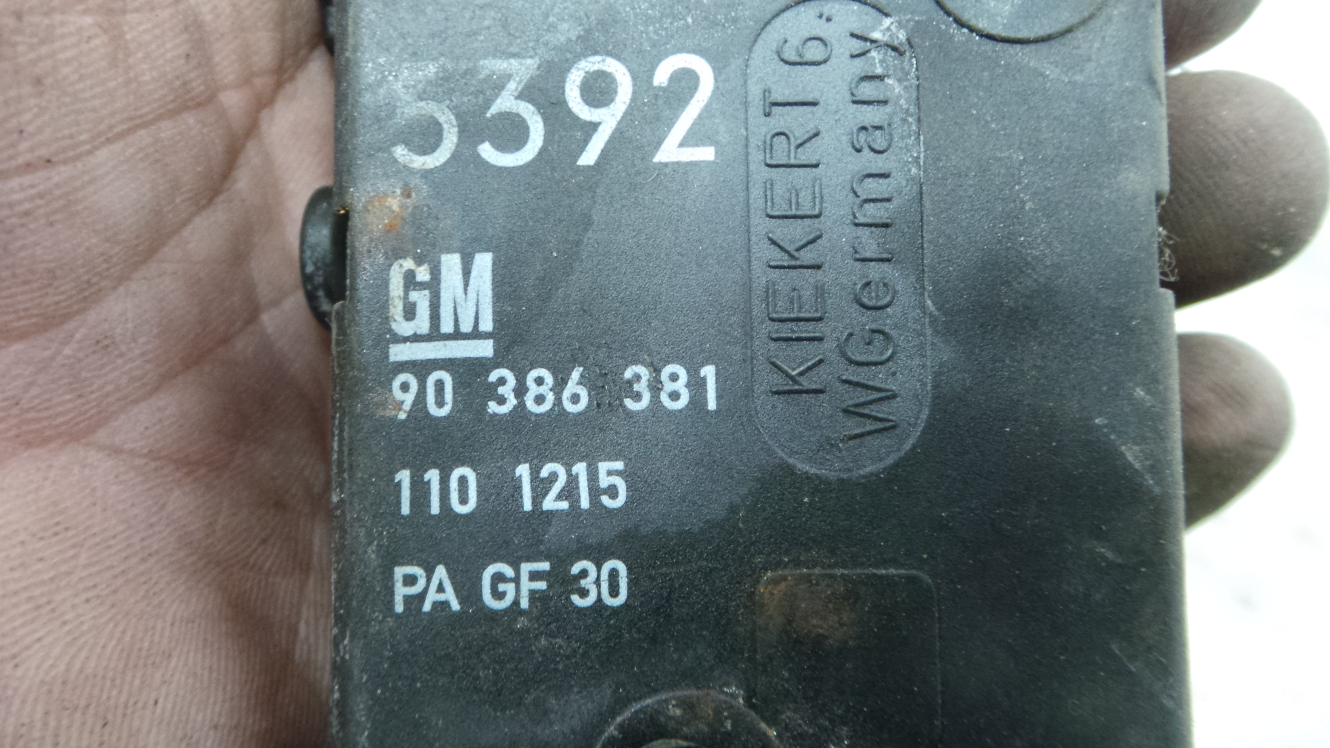 Pistola Deposito Combustivel 90386381 - OPEL CORSA B (S93)-36711823