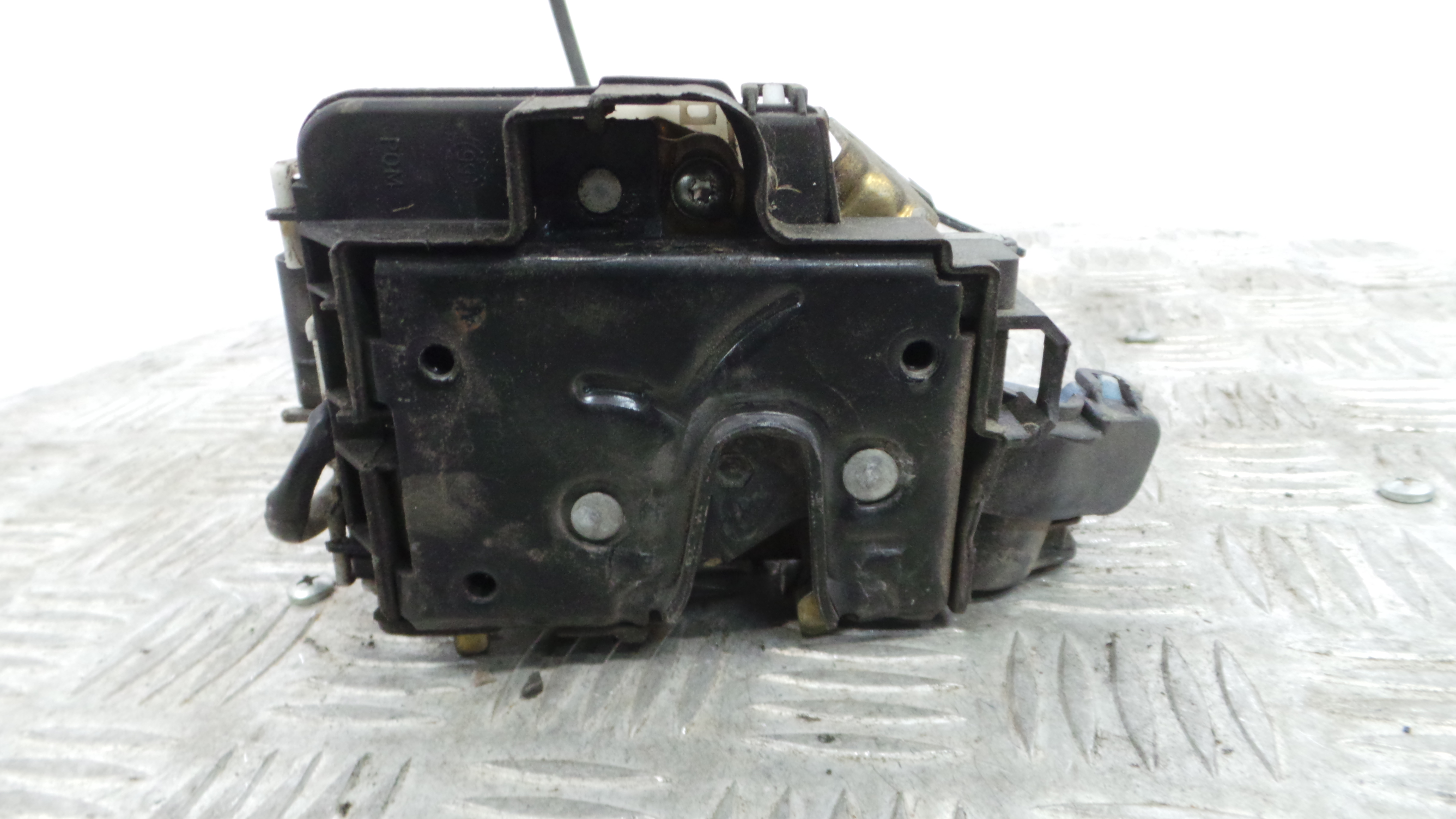 Fecho da Porta Trás Esq 6K4839015G - SEAT IBIZA II (6K1), IBIZA Mk II (6K1)-36712921