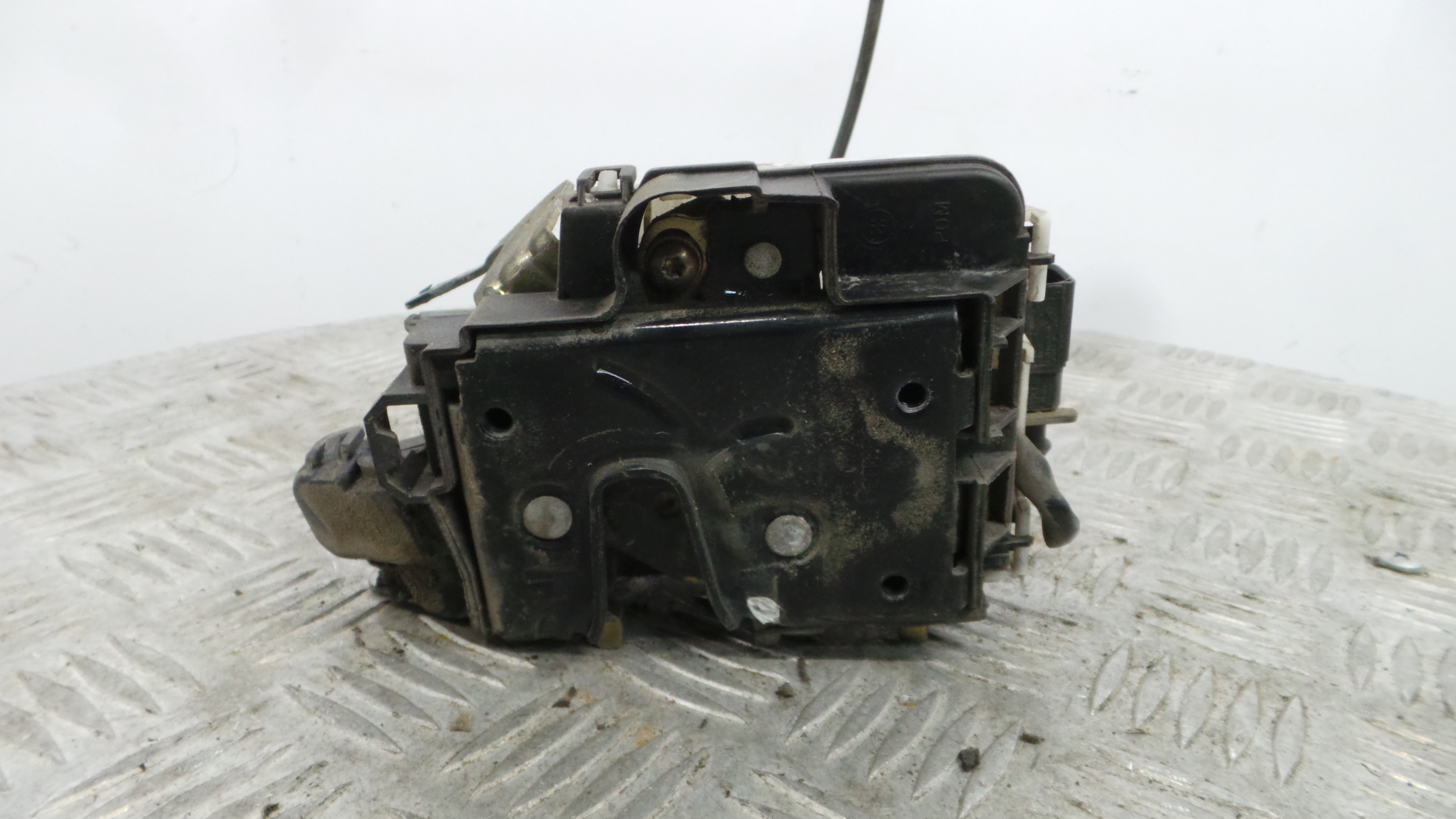 Fecho da Porta Trás Dto 6K4839015G - SEAT IBIZA II (6K1), IBIZA Mk II (6K1)-36712924