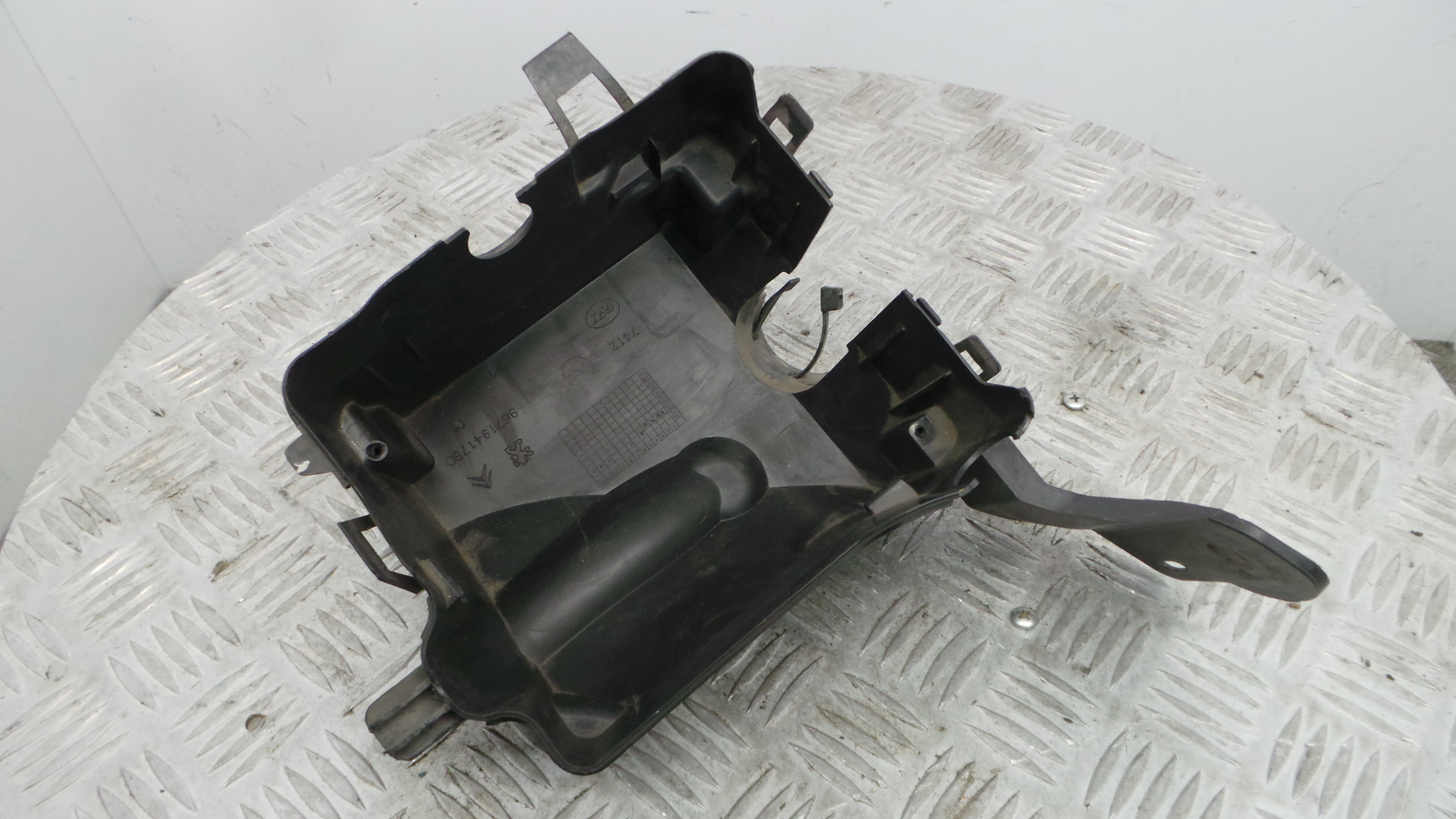 Caixa de Fusiveis 9671941780 - PEUGEOT 208 I (CA_, CC_)-36712930 Caixa de Fusiveis 9671941780 - PEUGEOT 208 I (CA_, CC_)-36712930