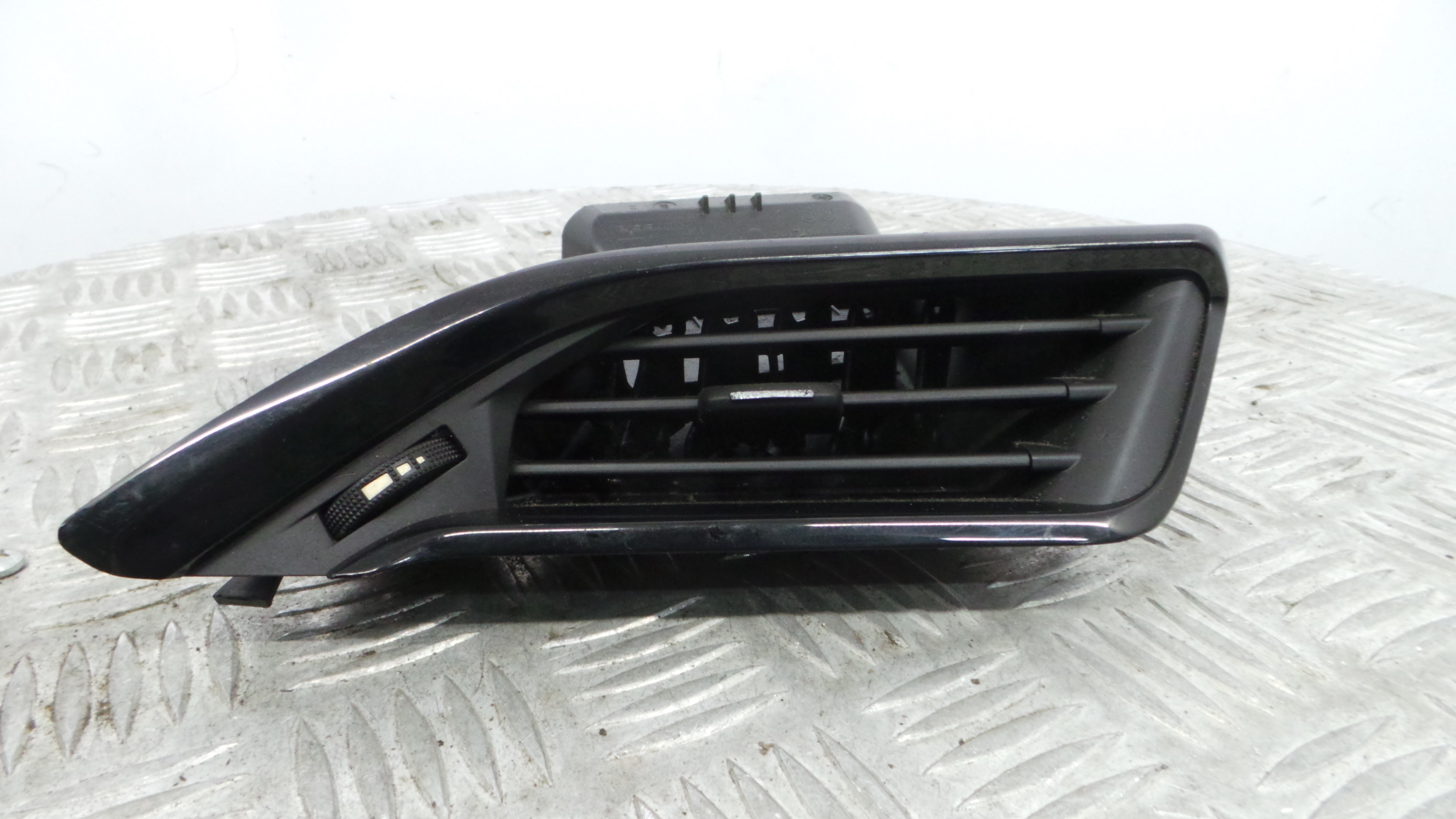 Grelha da Sofagem 9673131677 - PEUGEOT 208 I (CA_, CC_)-36712950 Grelha da Sofagem 9673131677 - PEUGEOT 208 I (CA_, CC_)-36712950