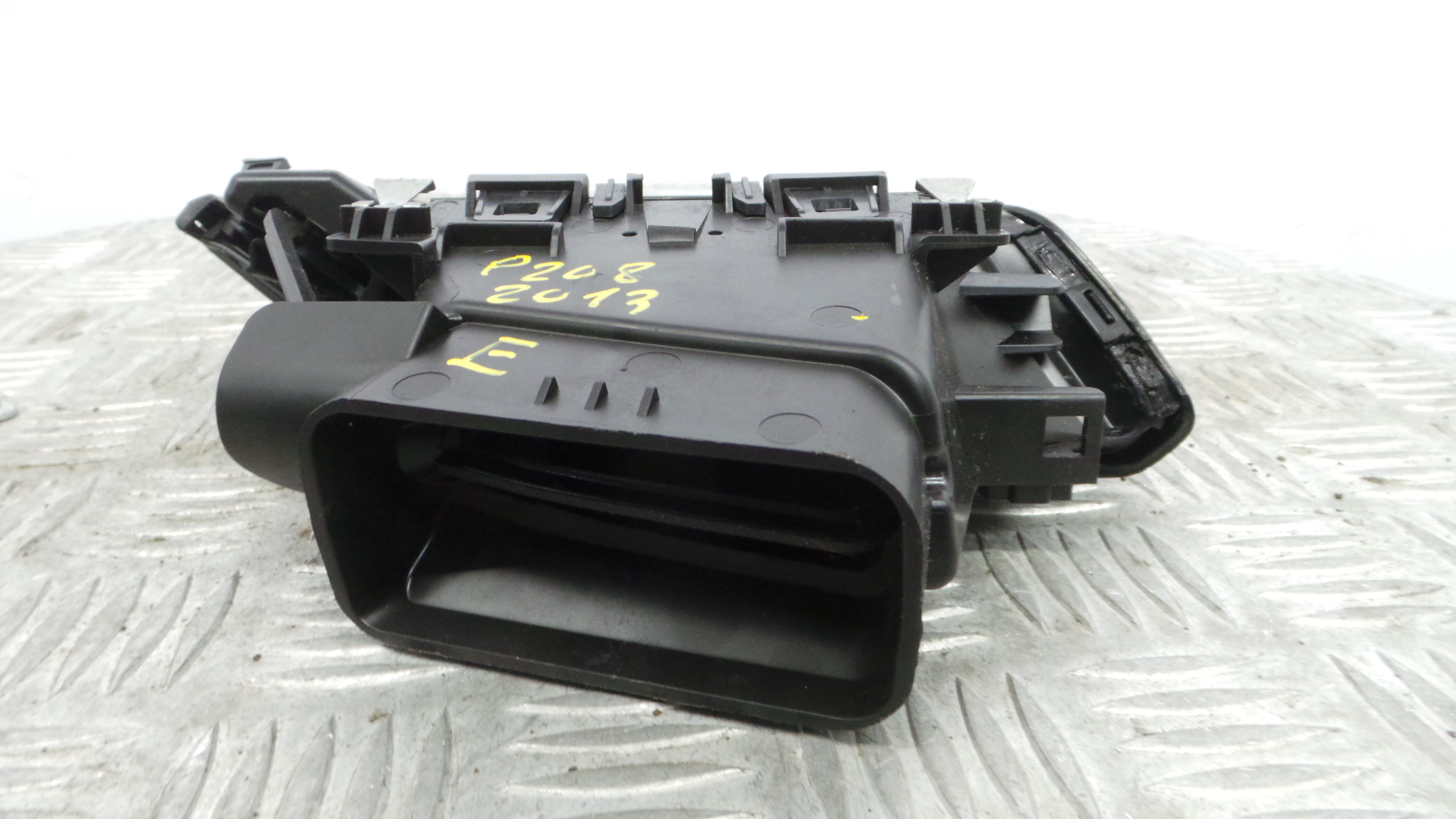 Grelha da Sofagem 9673131677 - PEUGEOT 208 I (CA_, CC_)-36712950