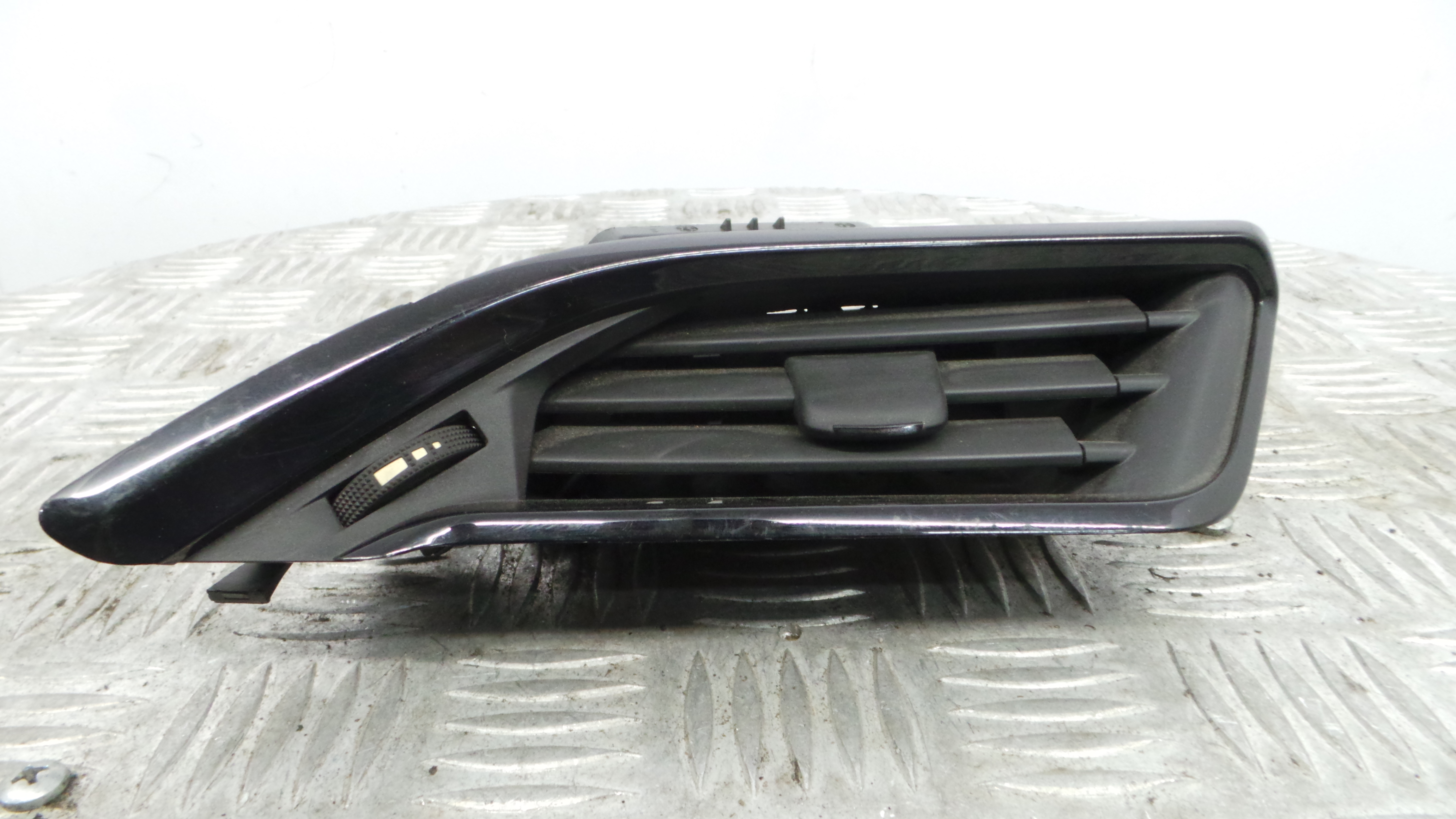 Grelha da Sofagem 9673131677 - PEUGEOT 208 I (CA_, CC_)-36712959 Grelha da Sofagem 9673131677 - PEUGEOT 208 I (CA_, CC_)-36712959