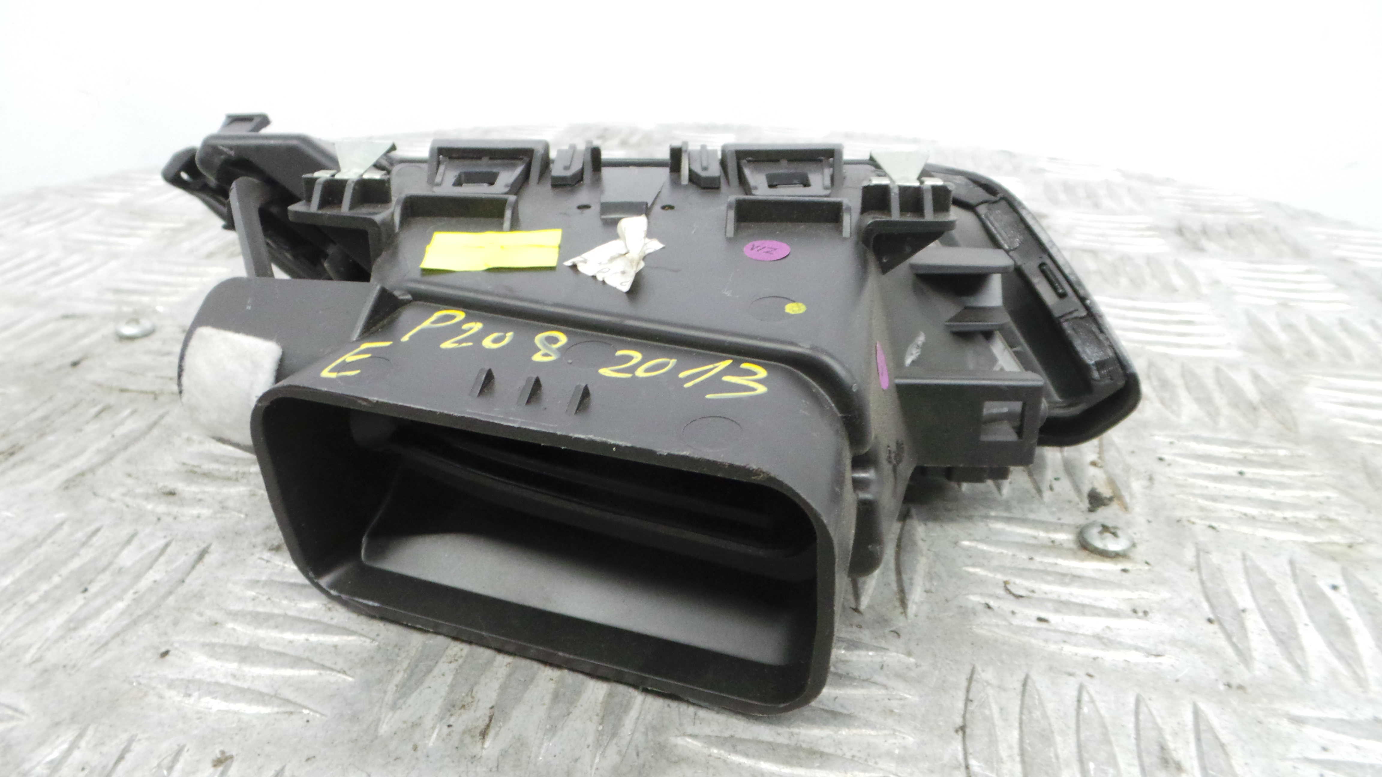 Grelha da Sofagem 9673131677 - PEUGEOT 208 I (CA_, CC_)-36712959