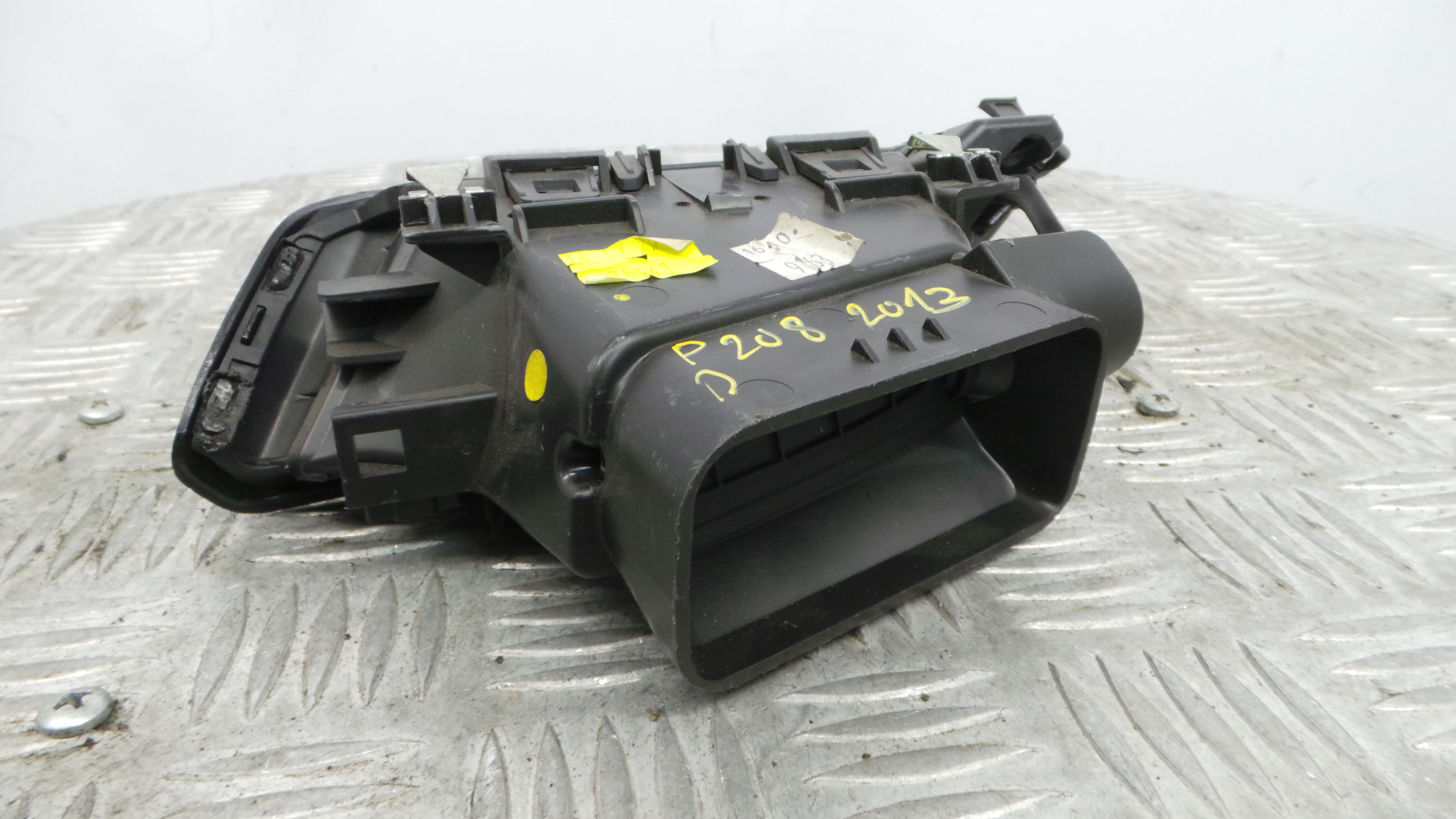 Grelha da Sofagem  9633131777 - PEUGEOT 208 I (CA_, CC_)-36712962