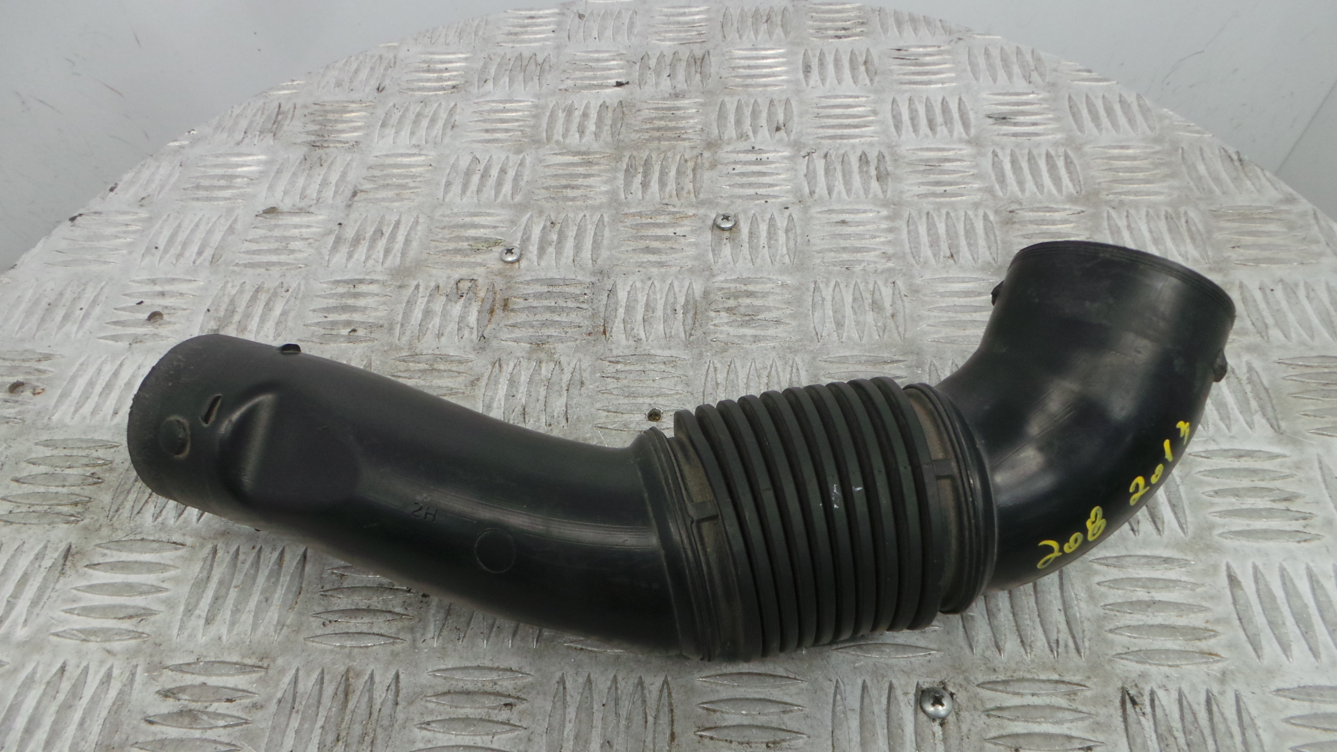 Tubo Caixa Filtro Ar 9684813780 - PEUGEOT 208 I (CA_, CC_)-36712972