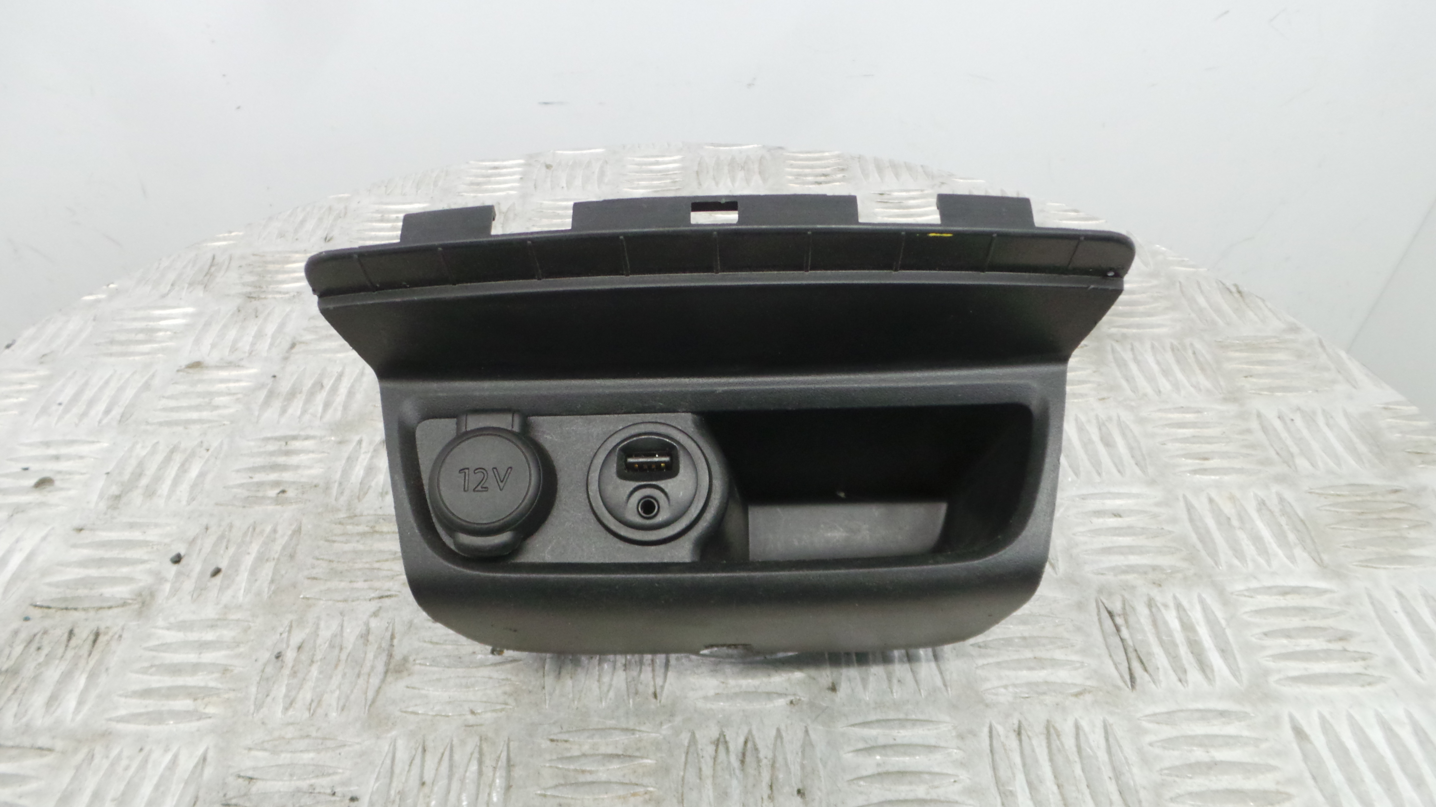 Carregadores de isqueiro 9674655277 - PEUGEOT 208 I (CA_, CC_)-36712982