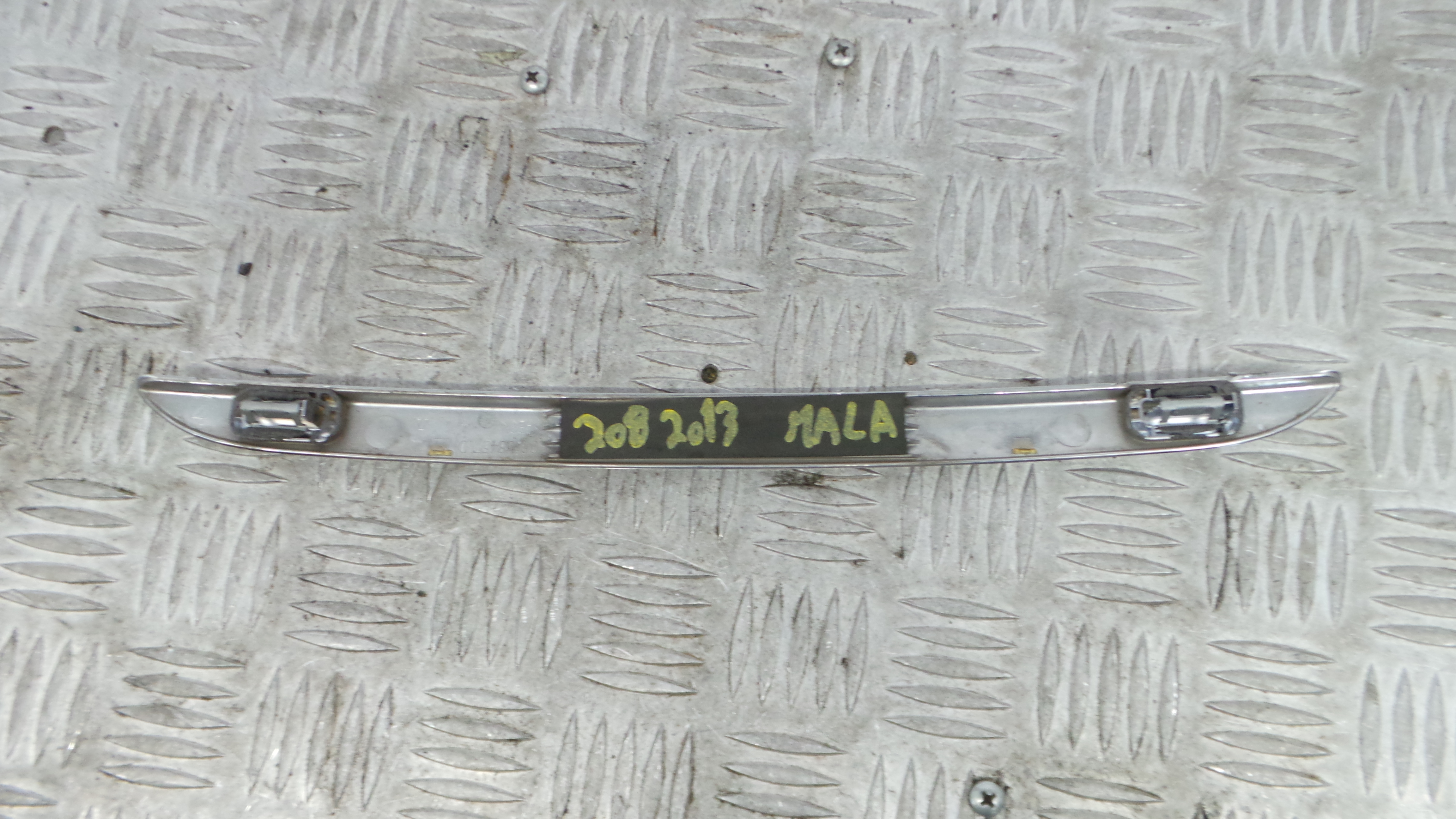 Emblema da Mala 96738457VD - PEUGEOT 208 I (CA_, CC_)-36713022