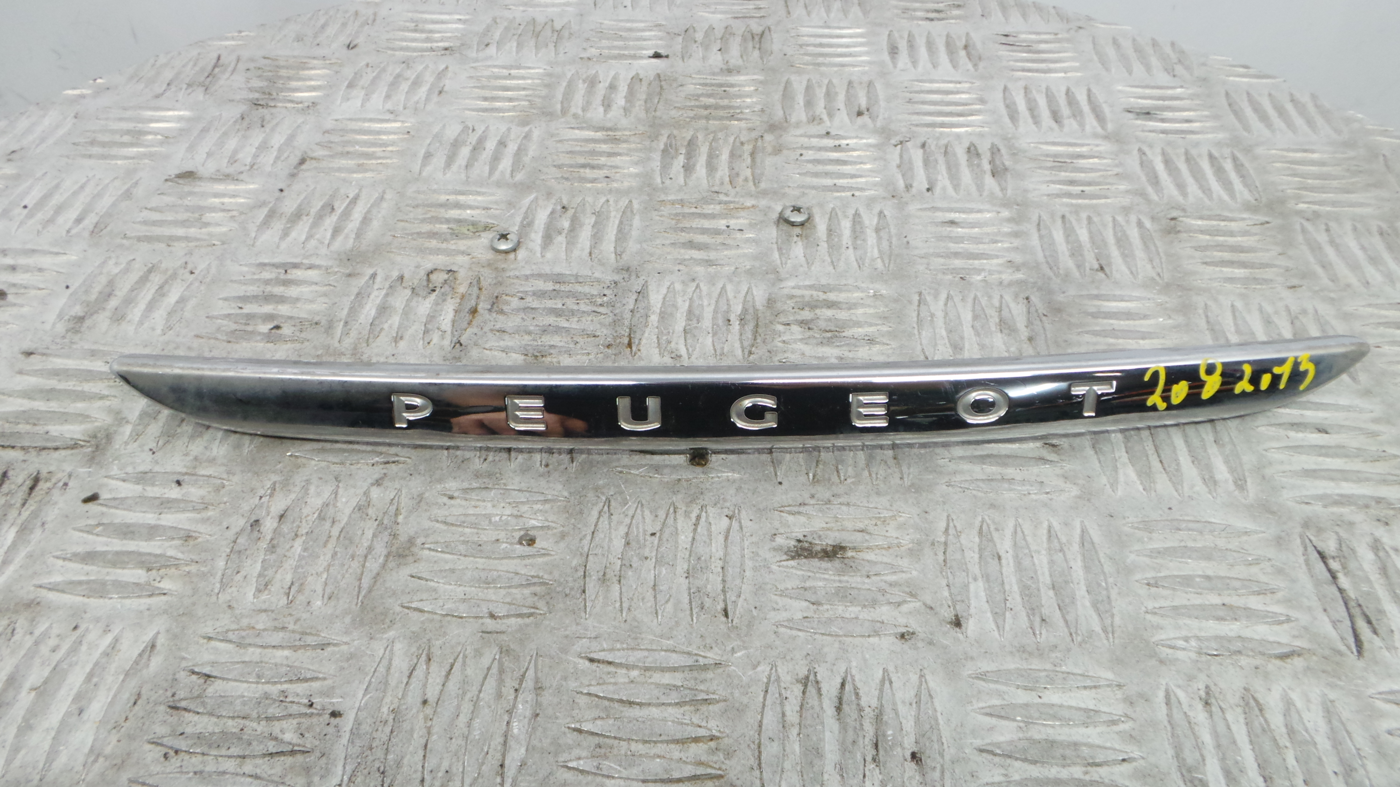 Emblema da Mala 96738457VD - PEUGEOT 208 I (CA_, CC_)-36713025