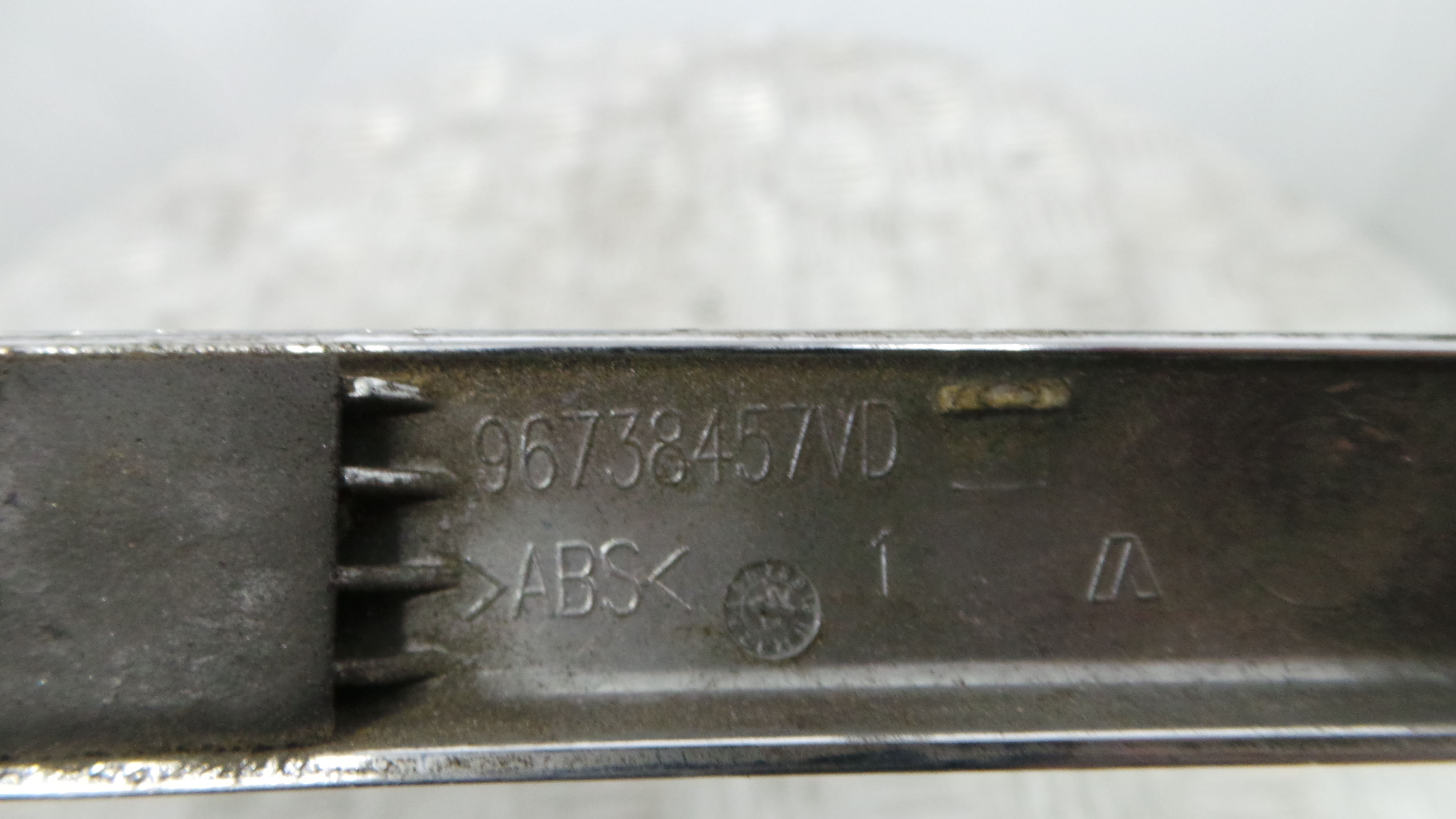 Emblema da Mala 96738457VD - PEUGEOT 208 I (CA_, CC_)-36713025