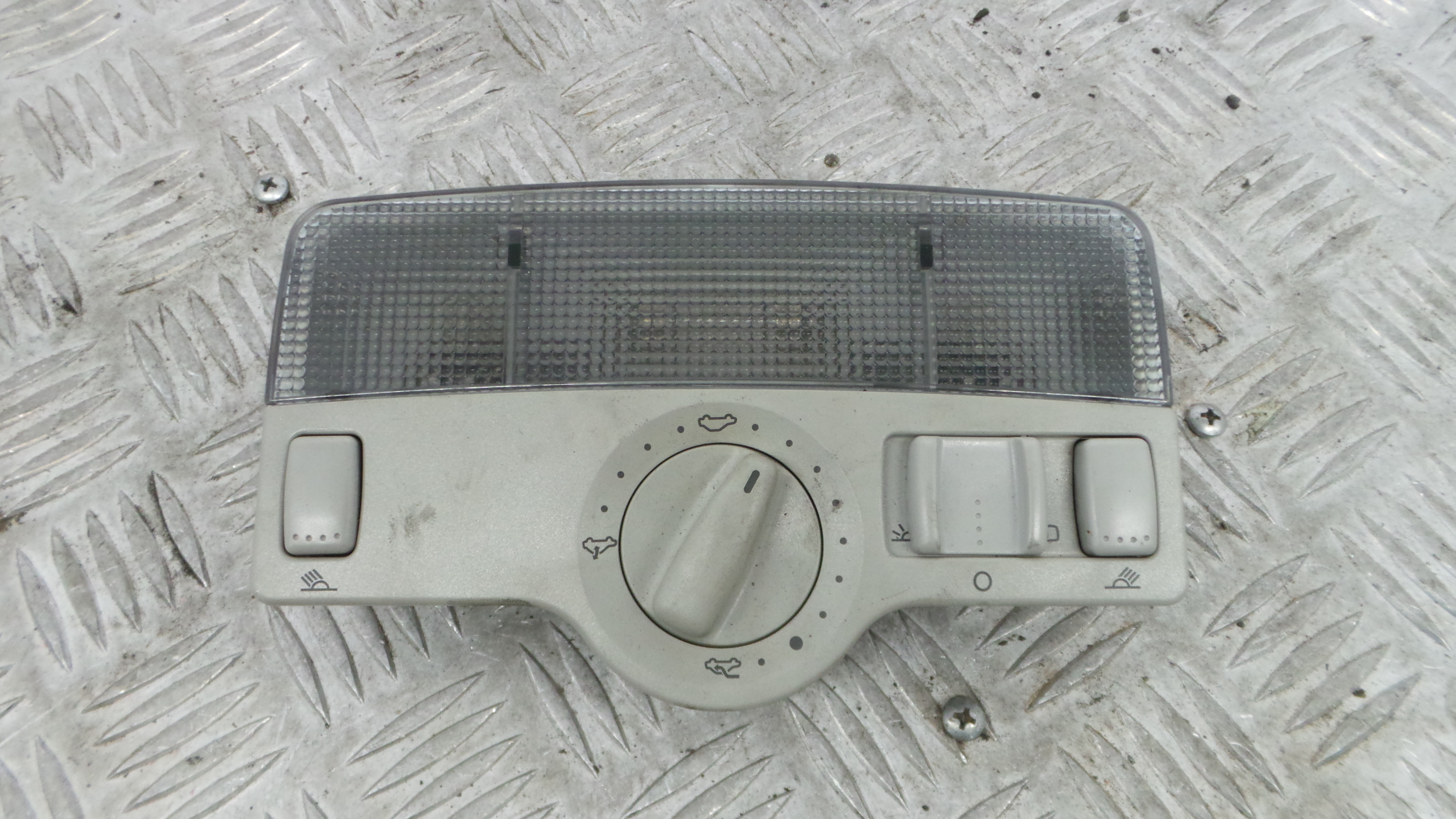 Plafonier Teto 1J0947105 - VW PASSAT B5 Estate (3B5), PASSAT B5 Variant (3B5)-36713435